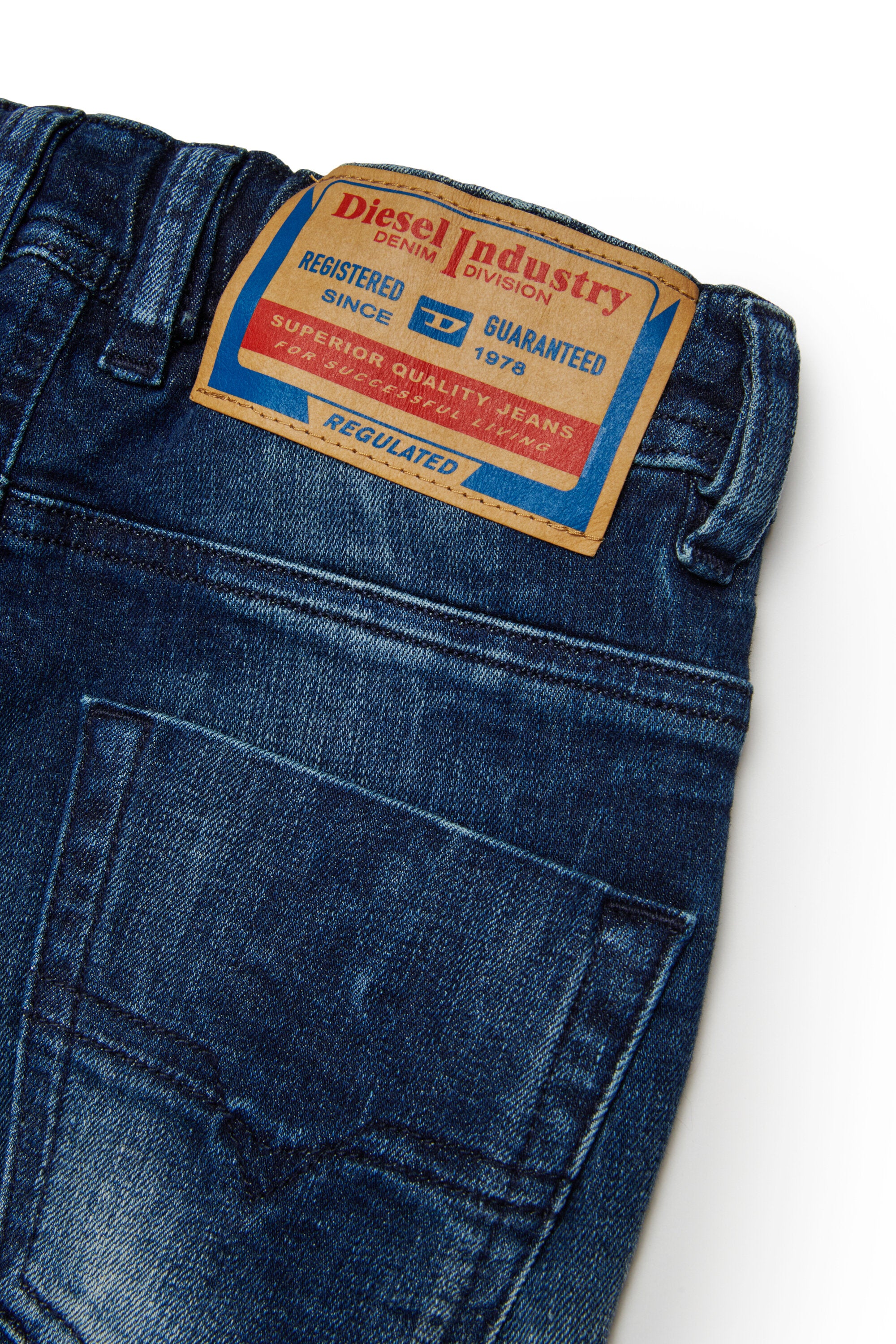 ブレイク入り濃紺レギュラージーンズ - Krooley