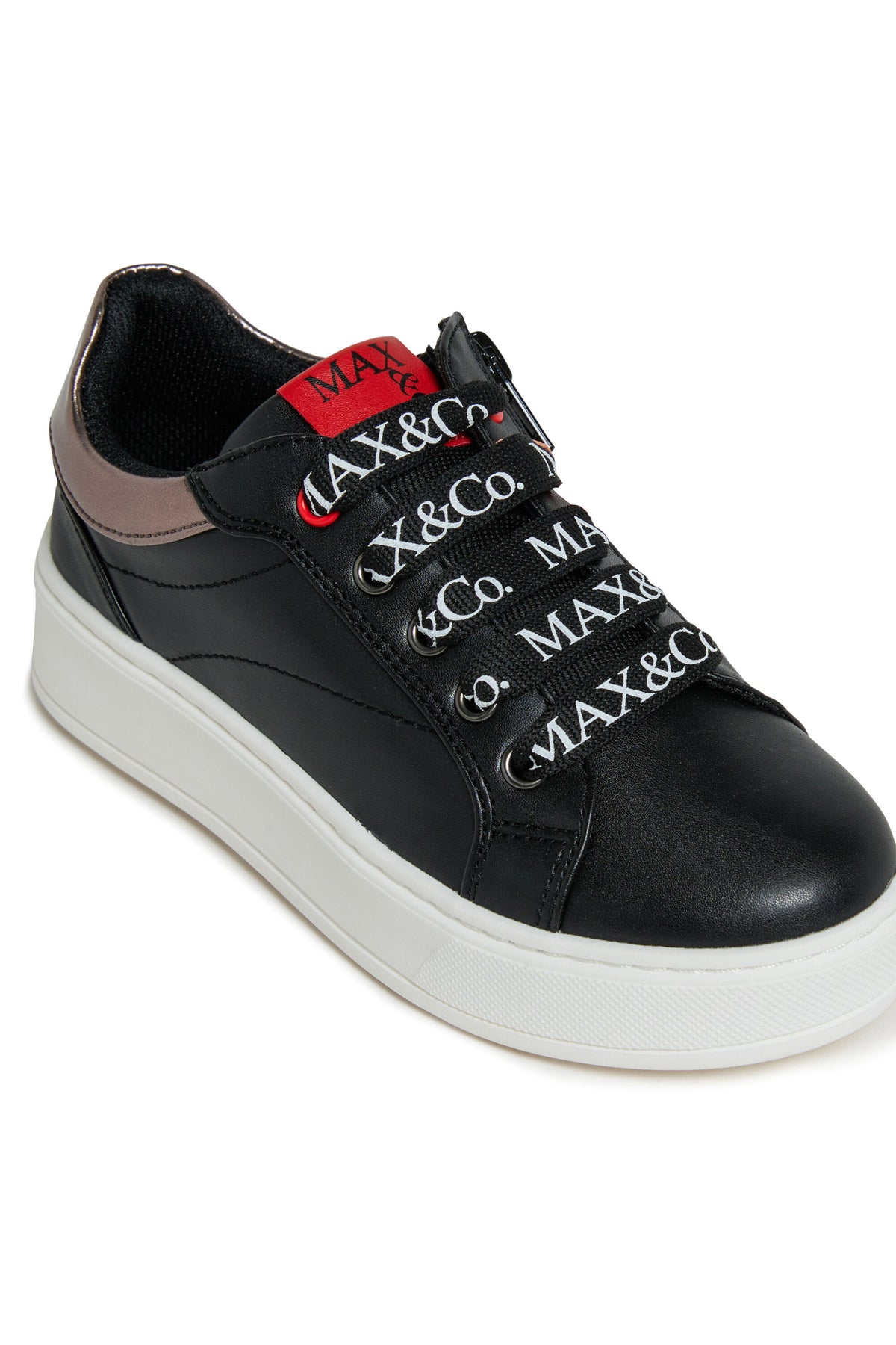Sneakers with logo
