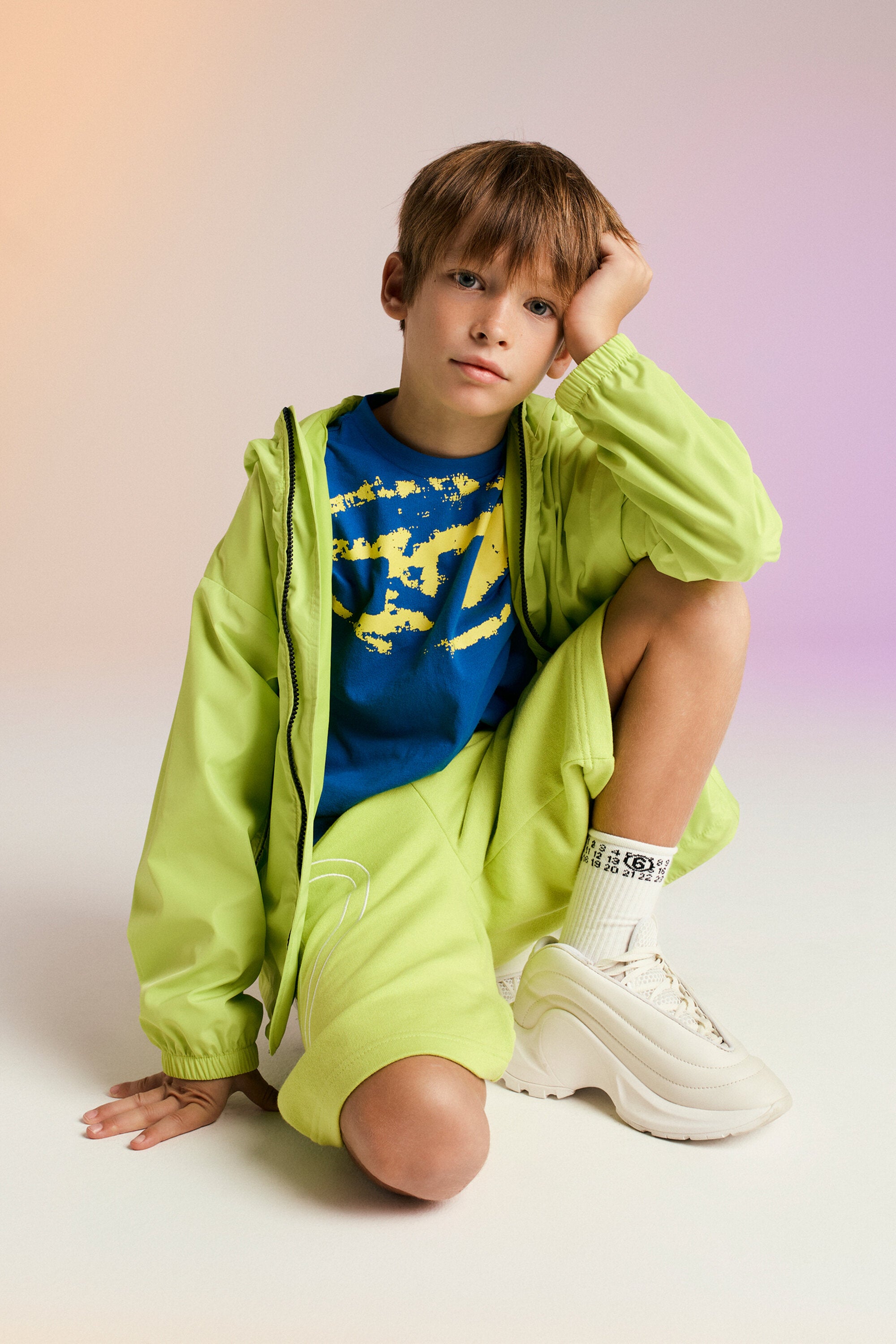 Oval D ロゴの入った D-Runner トレーナー(中程度)