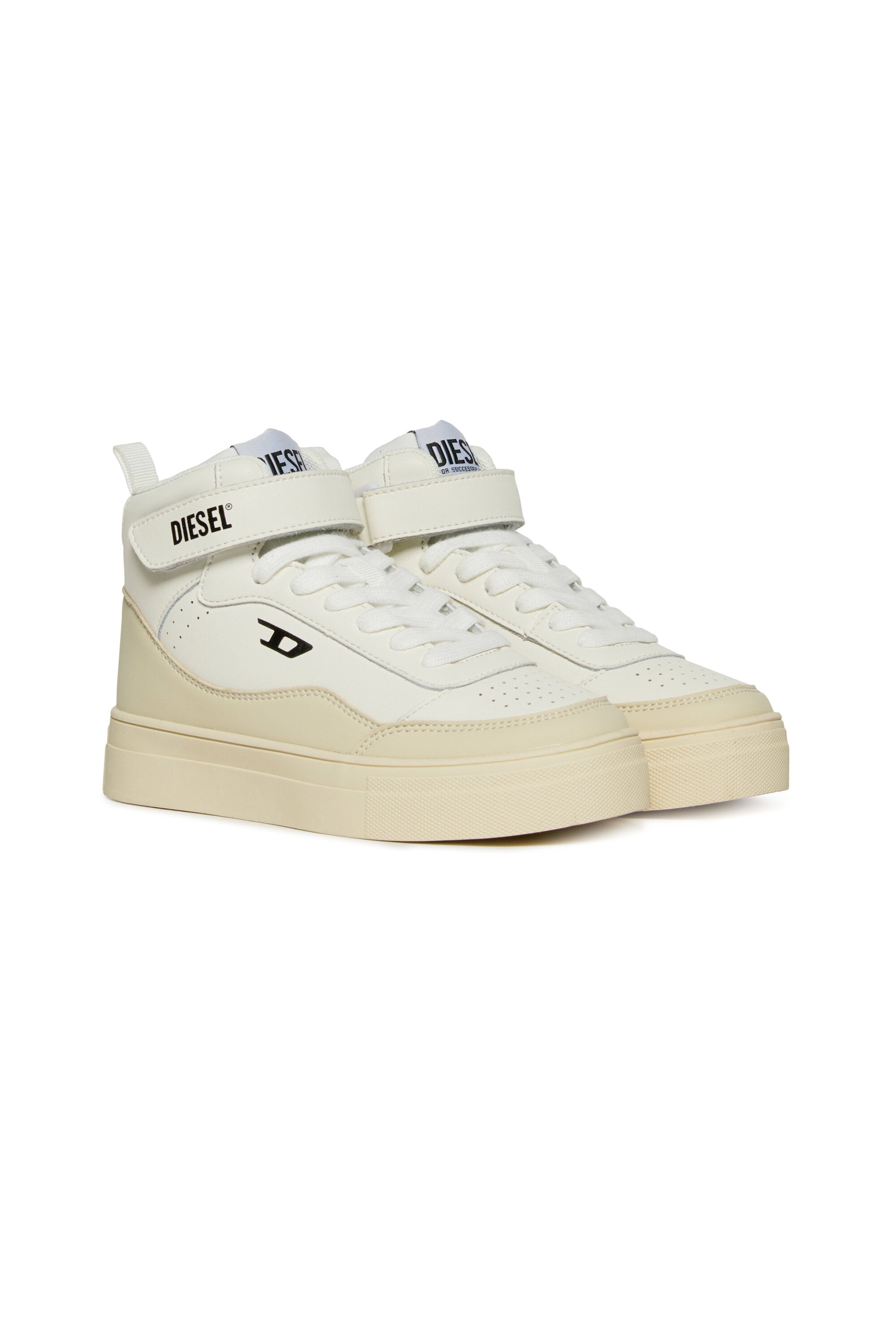 トラッカーDのレザースニーカー