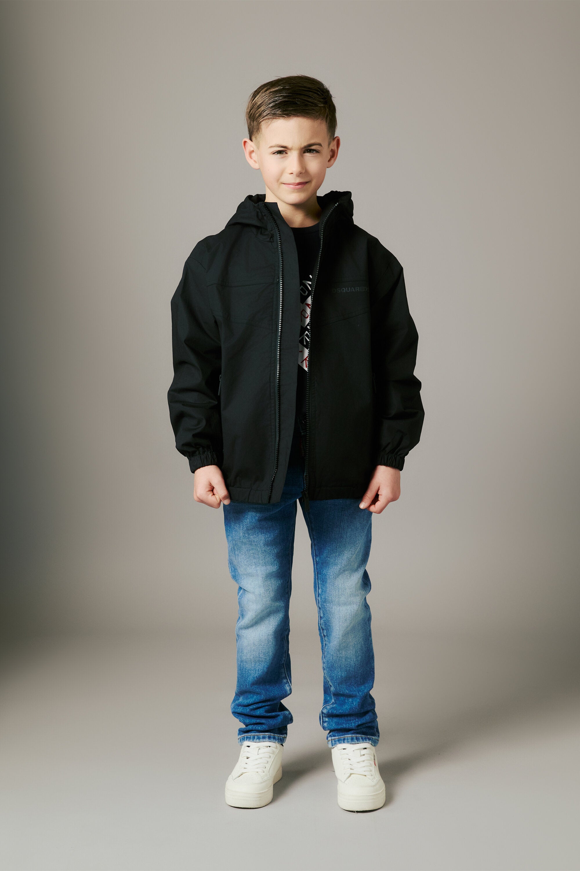 擦り傷のあるミディアムブルーのストレートジーンズ - 642