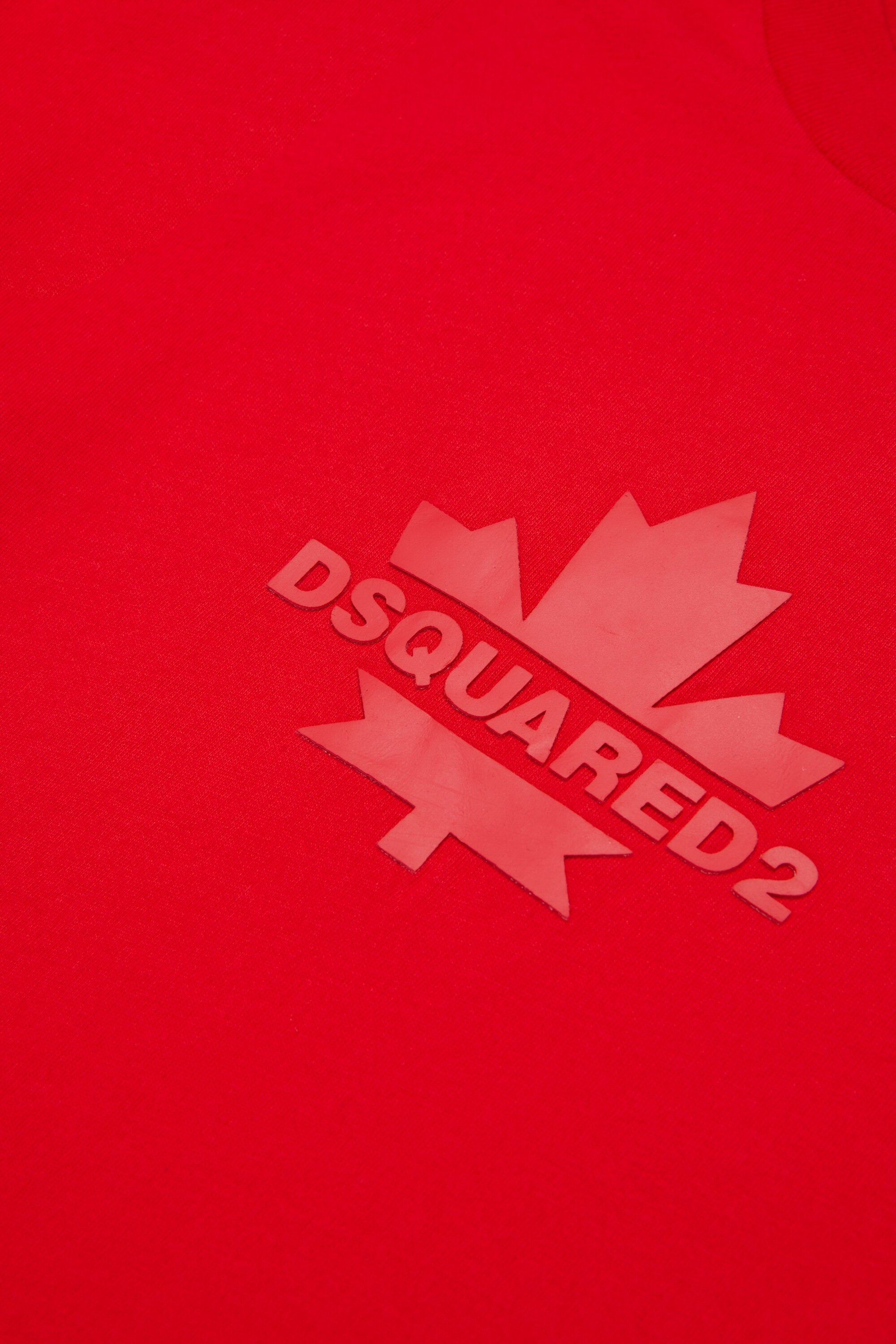 Maple Leafーフ付きTシャツ
