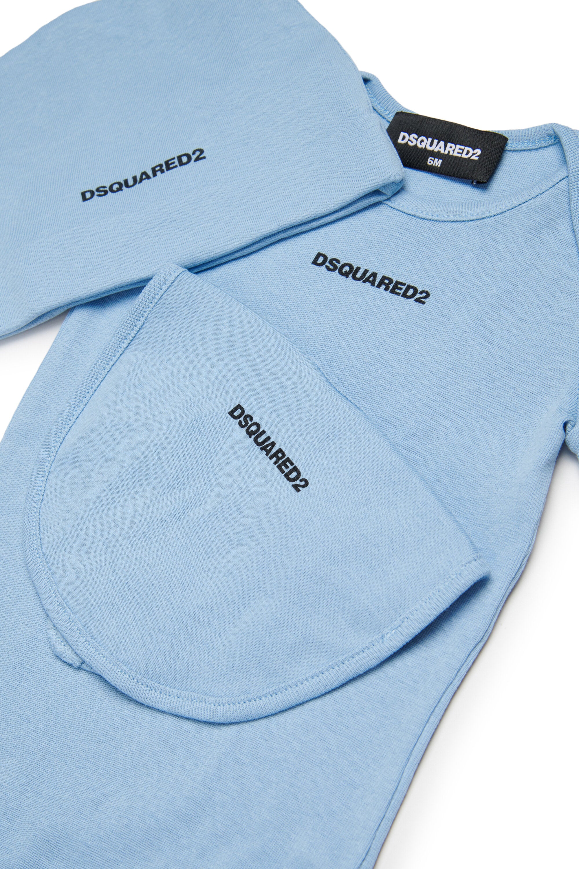 Short branded birth set