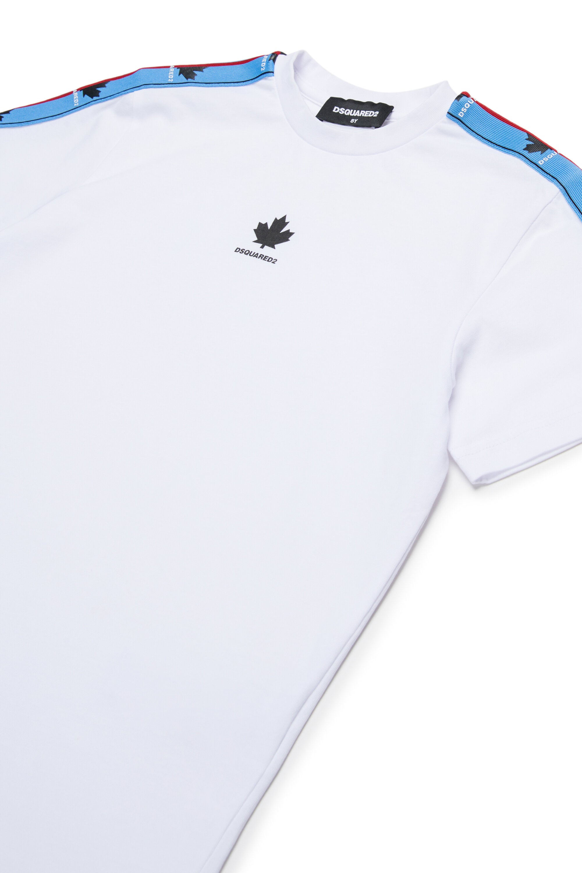 T-shirt with branded ribbon