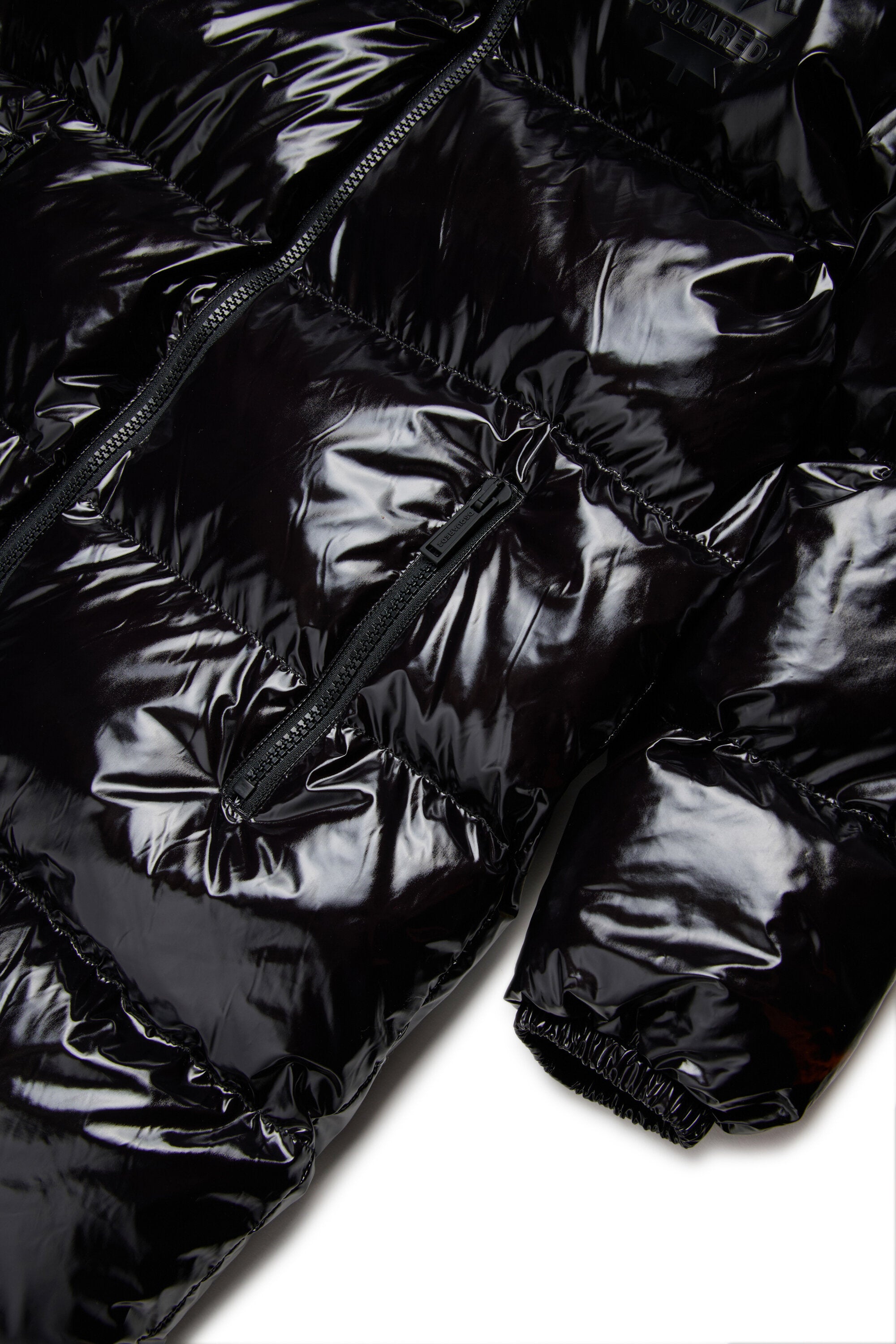 メープルリーフロゴ入りロングパデッドジャケット