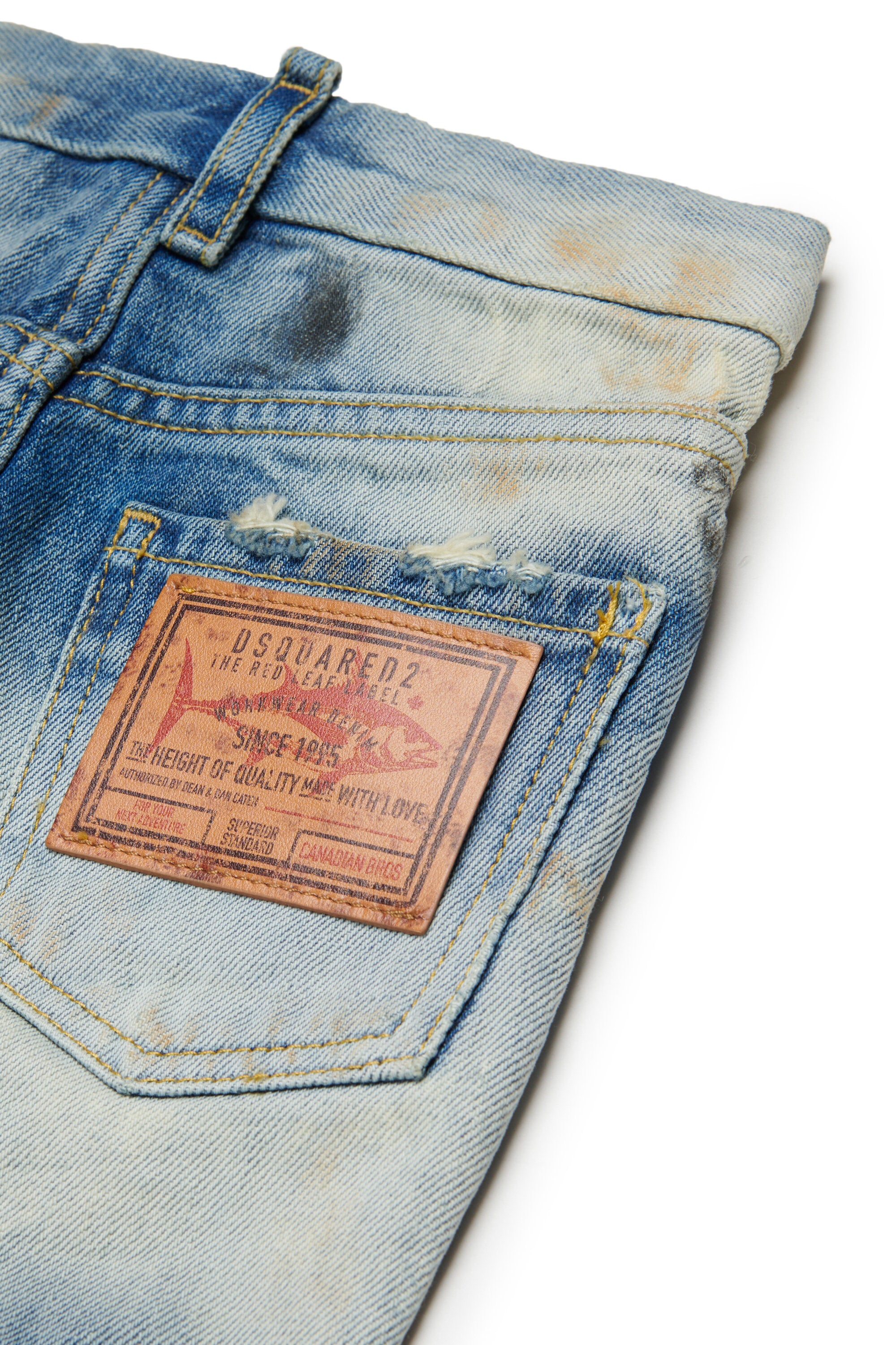 Regular jeans in light blue wash