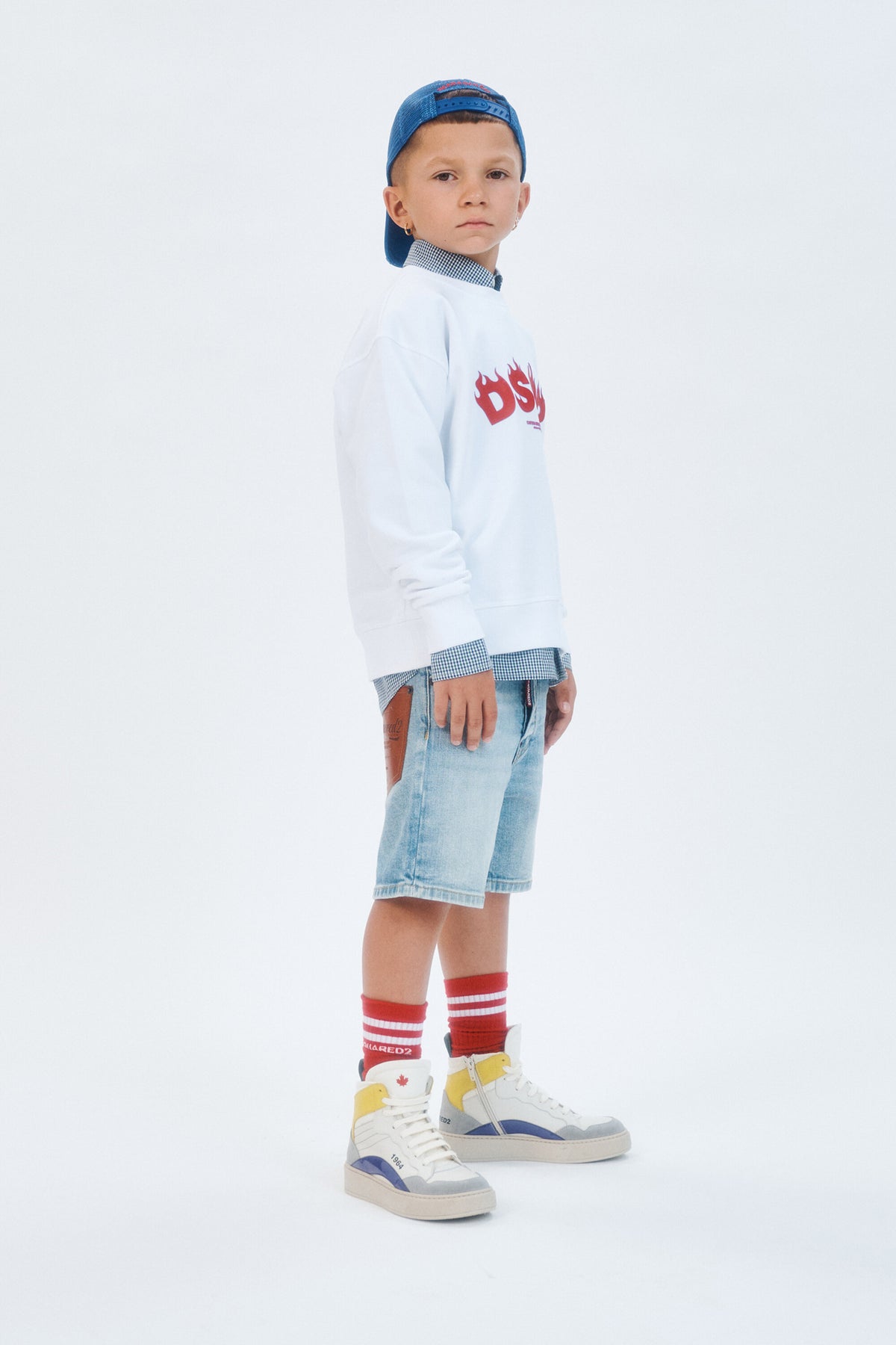 ライトデニムのファイブポケットショートパンツ