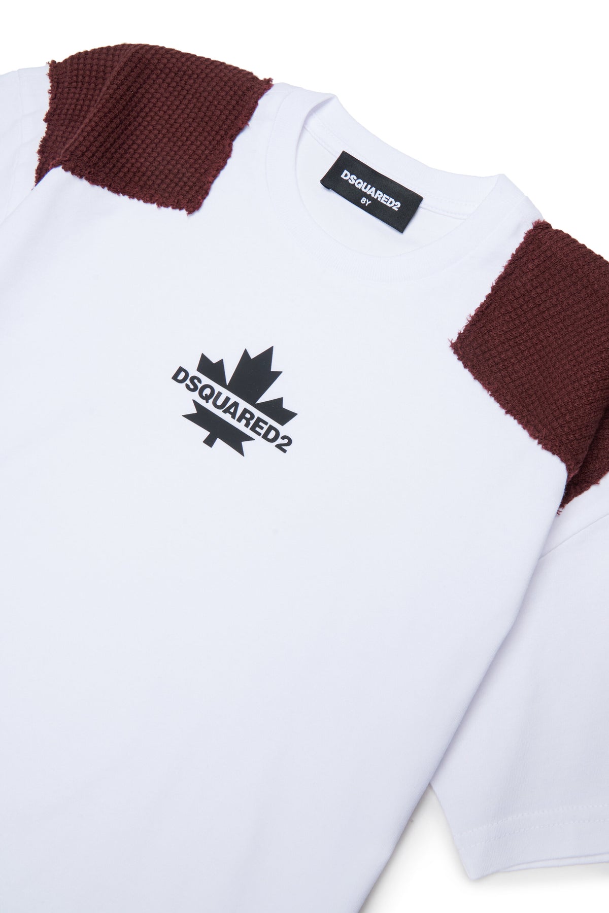 ロゴ付き、コントラストショルダーのTシャツ