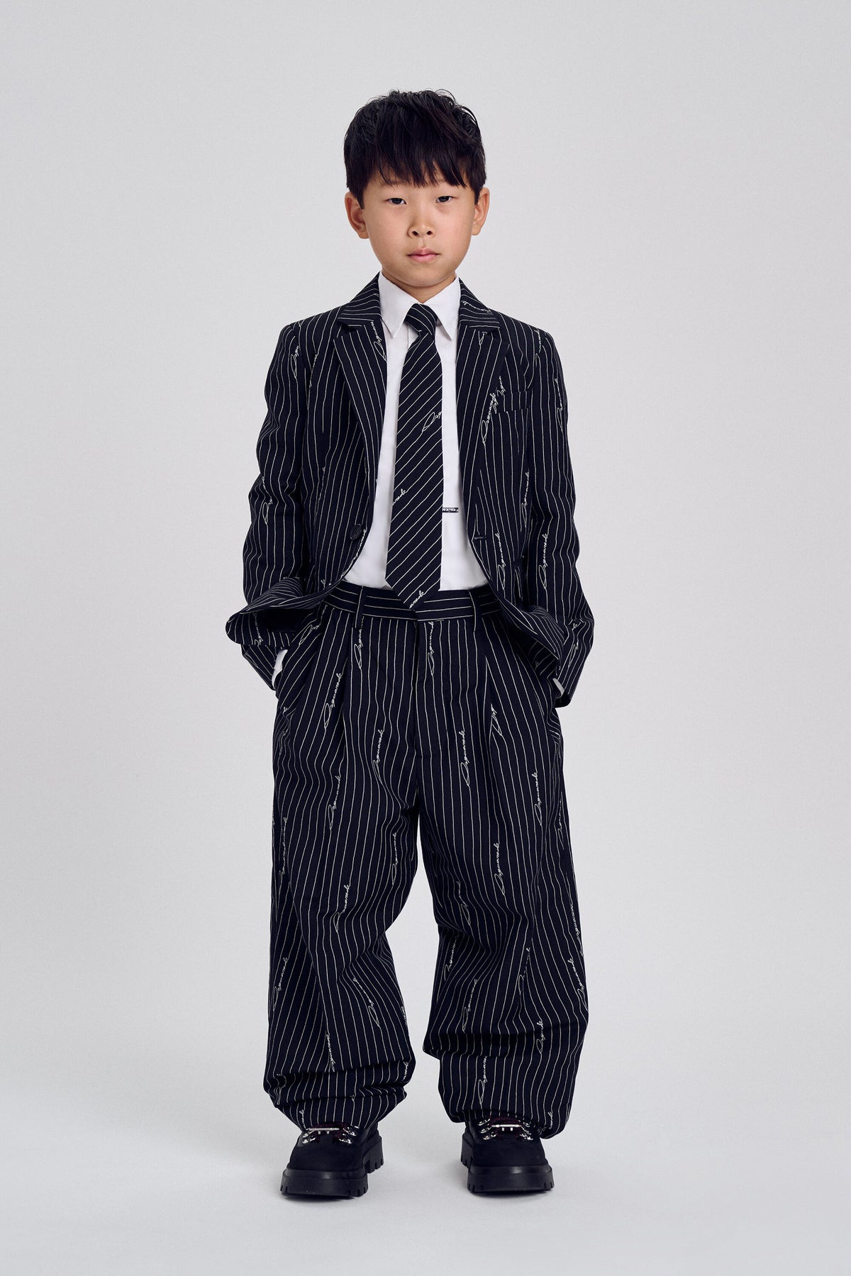 フォーマルパンツ、ストライプ柄