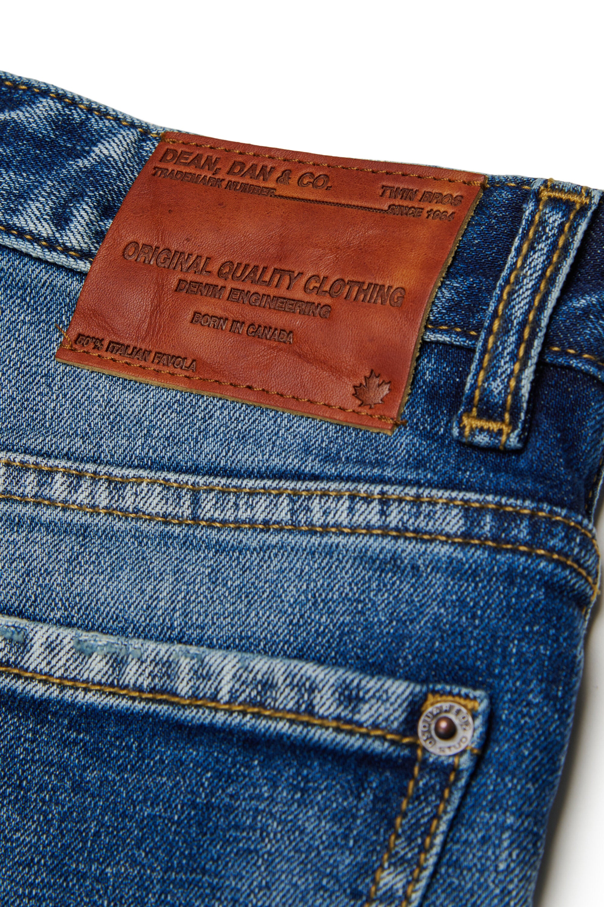 Relaxed fit jeans in medium blue wash - Baggy