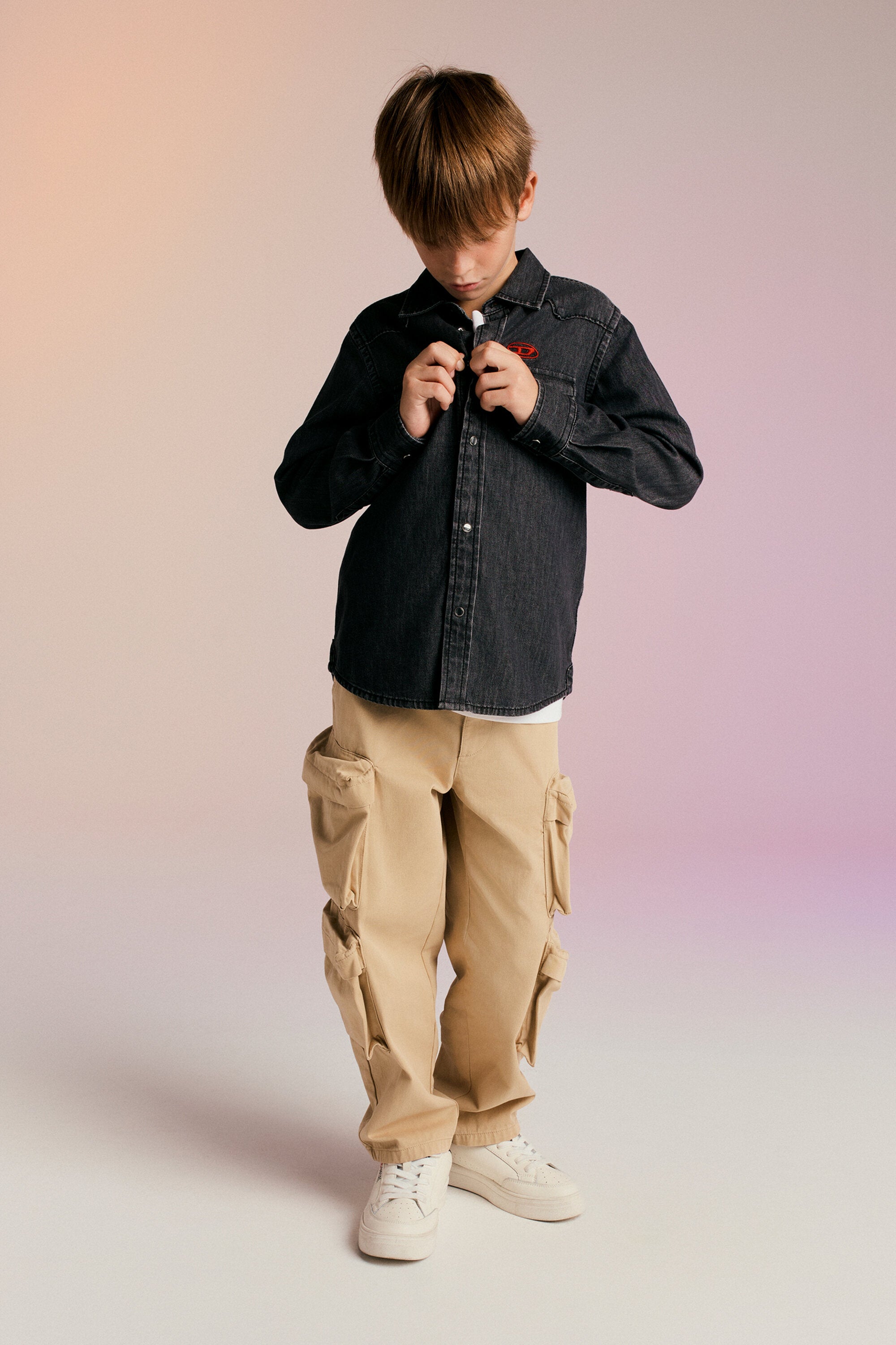 Oval Dロゴ入りブラックデニムシャツ