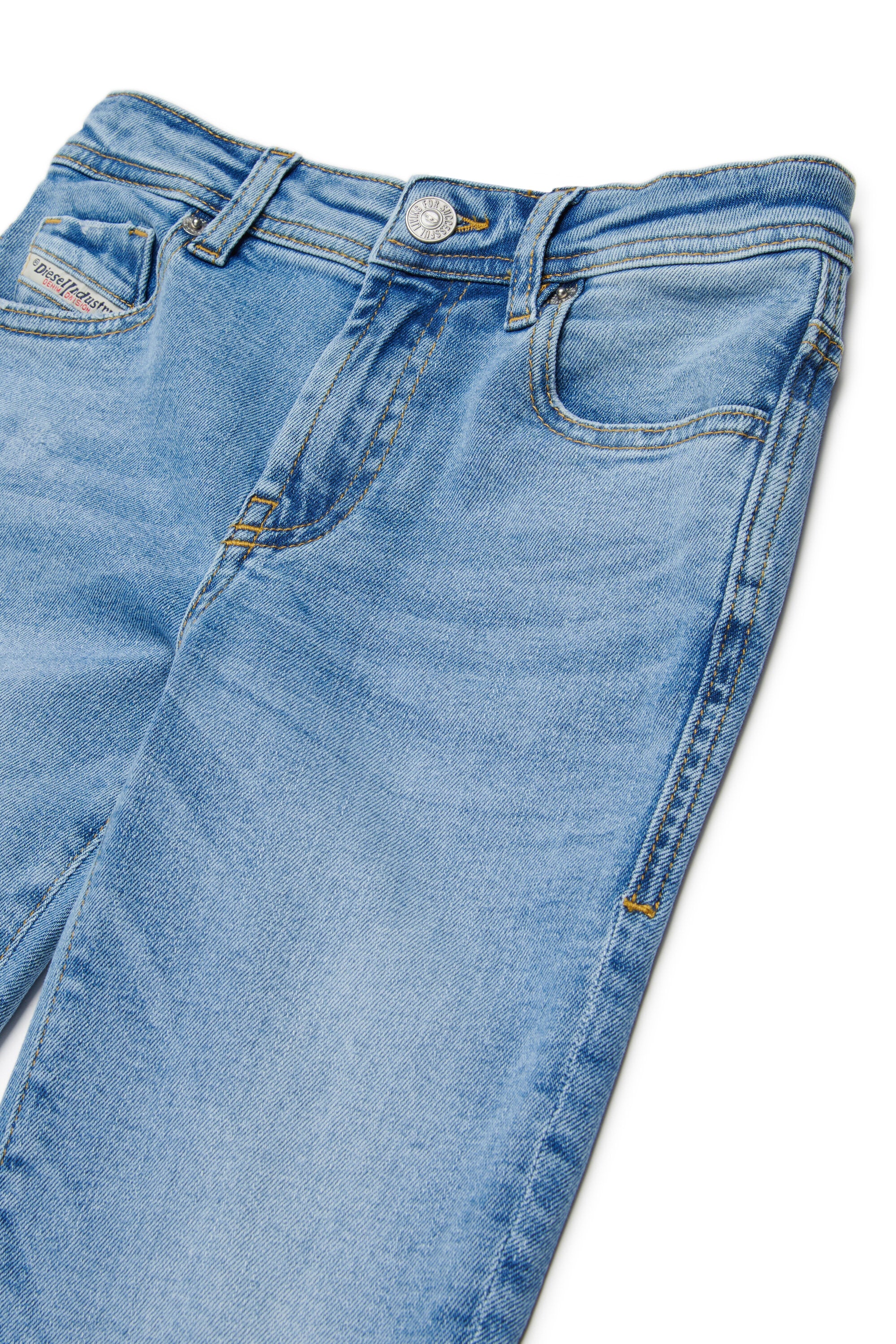 Slim fit jeans in light blue wash - 2004