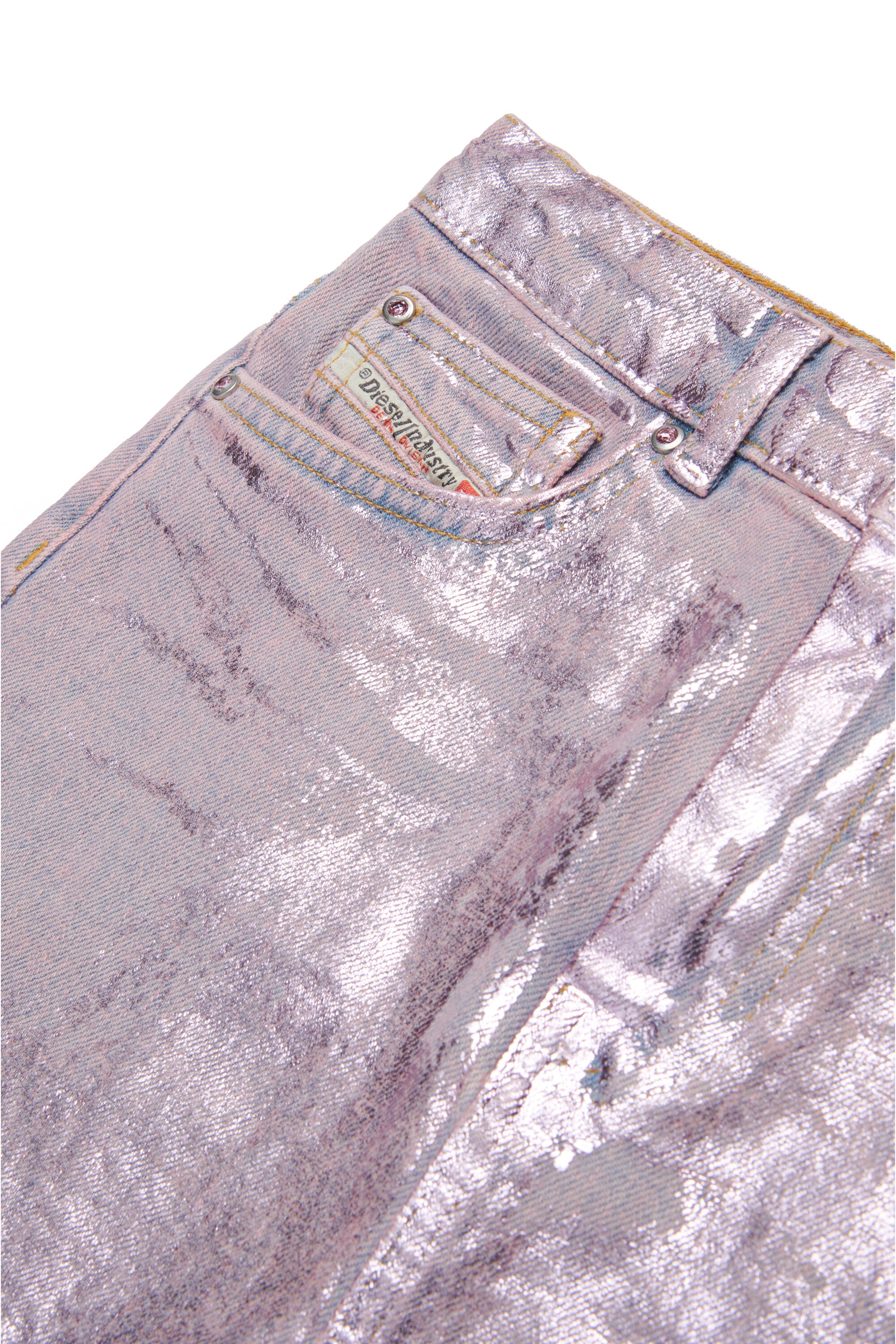 マイラー仕上げのデニムスカート