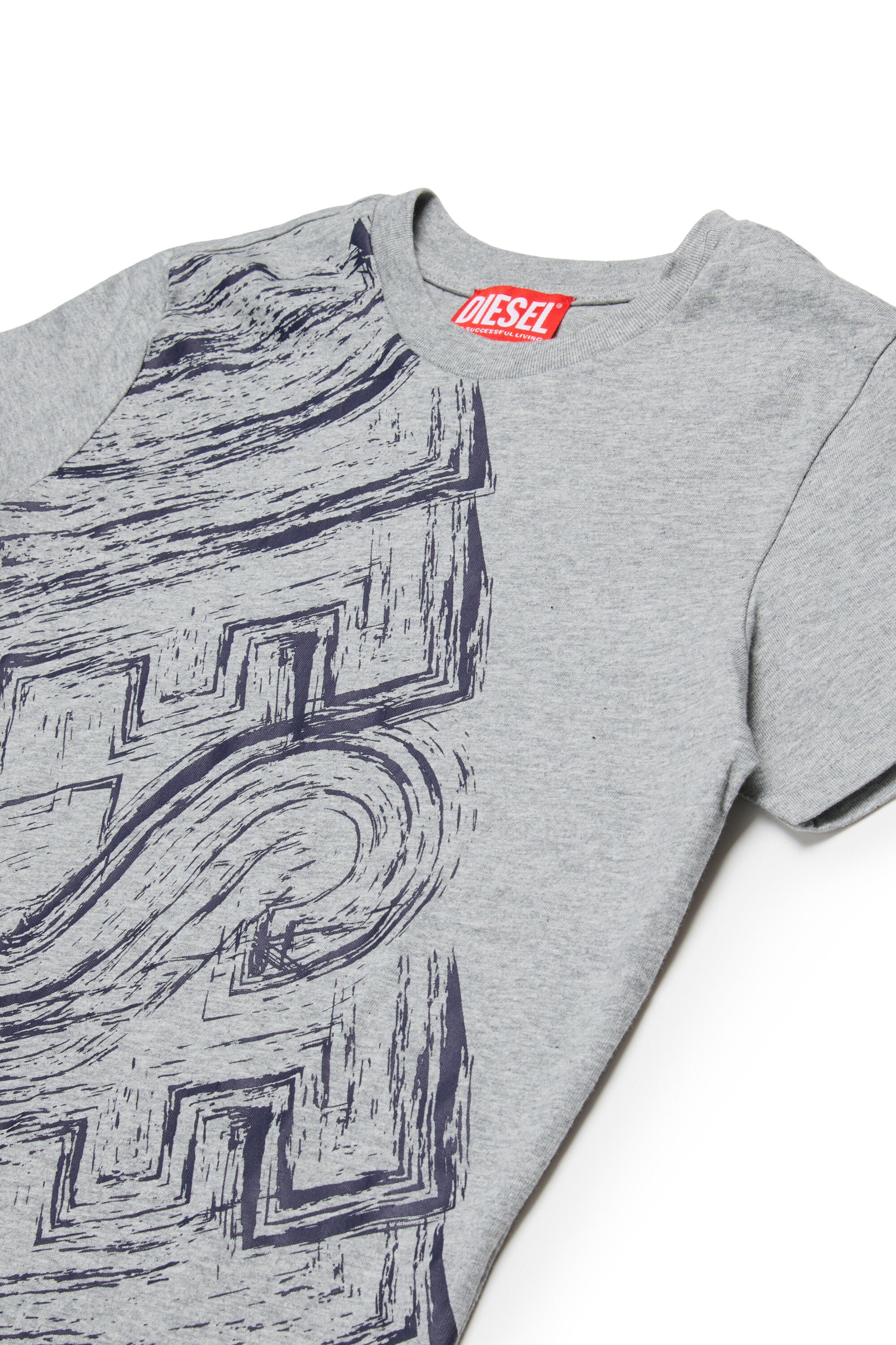 色褪せたロゴ入りジャージーTシャツ