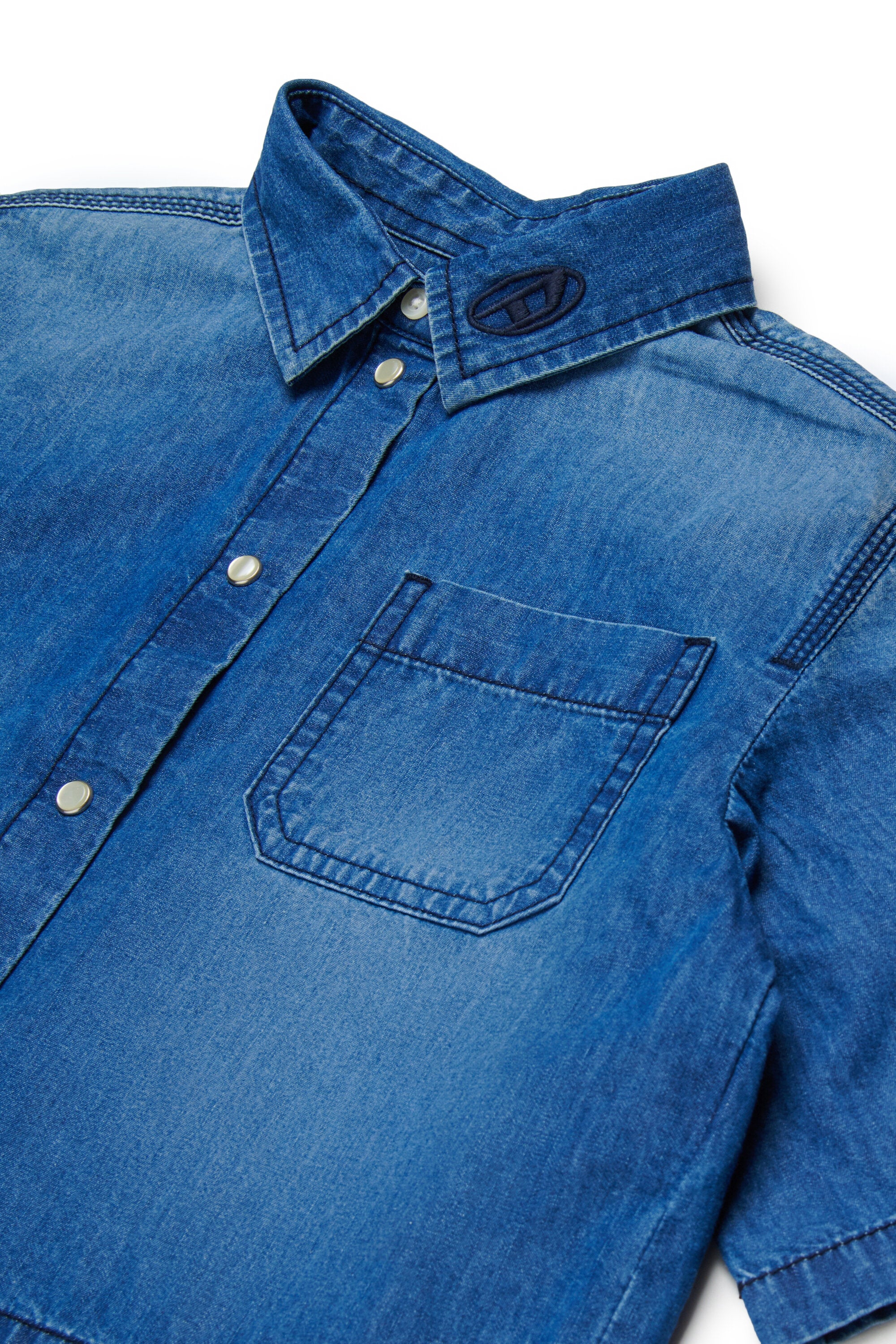 半袖デニムシャツ