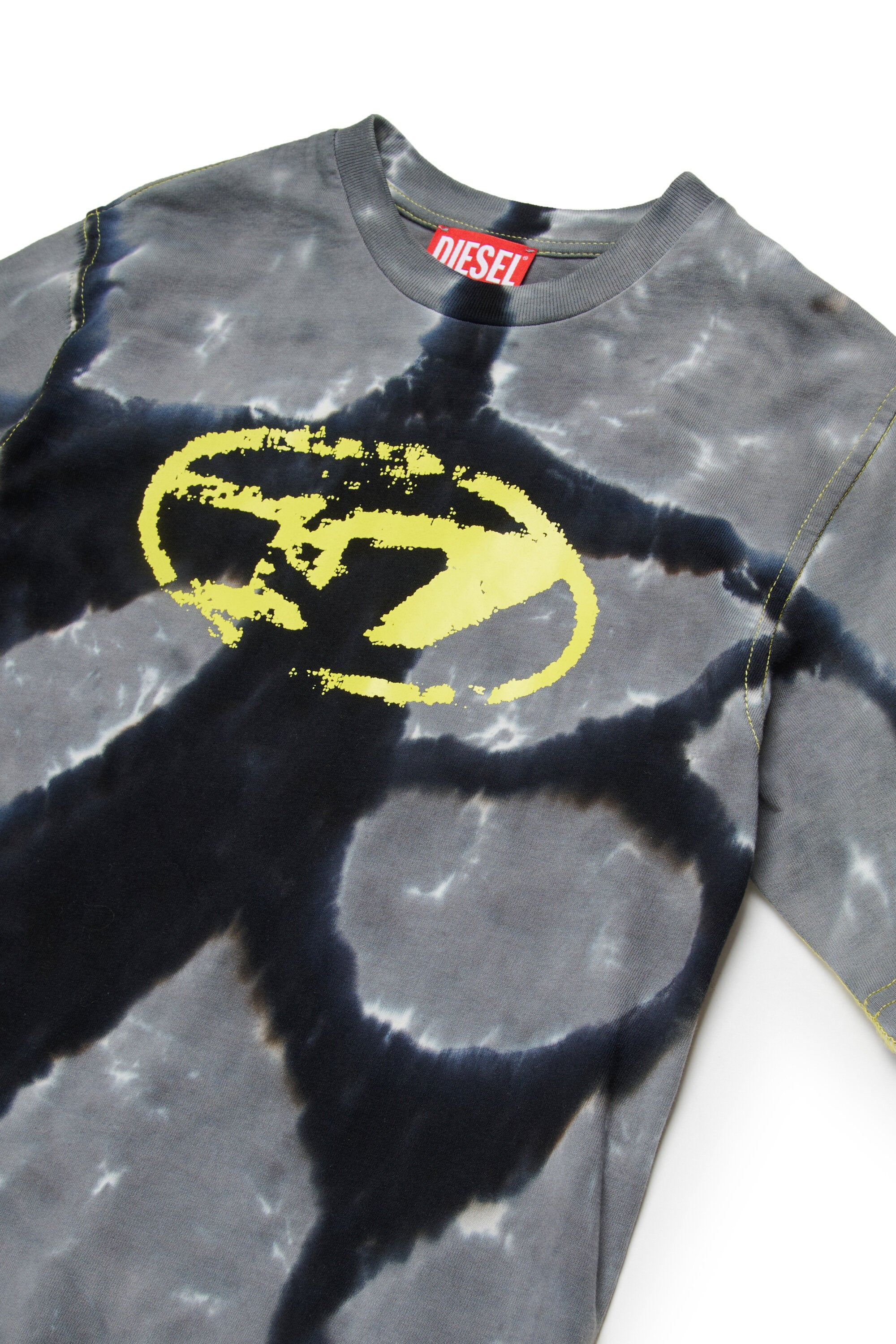 Oval Dロゴ入りバティックTシャツ