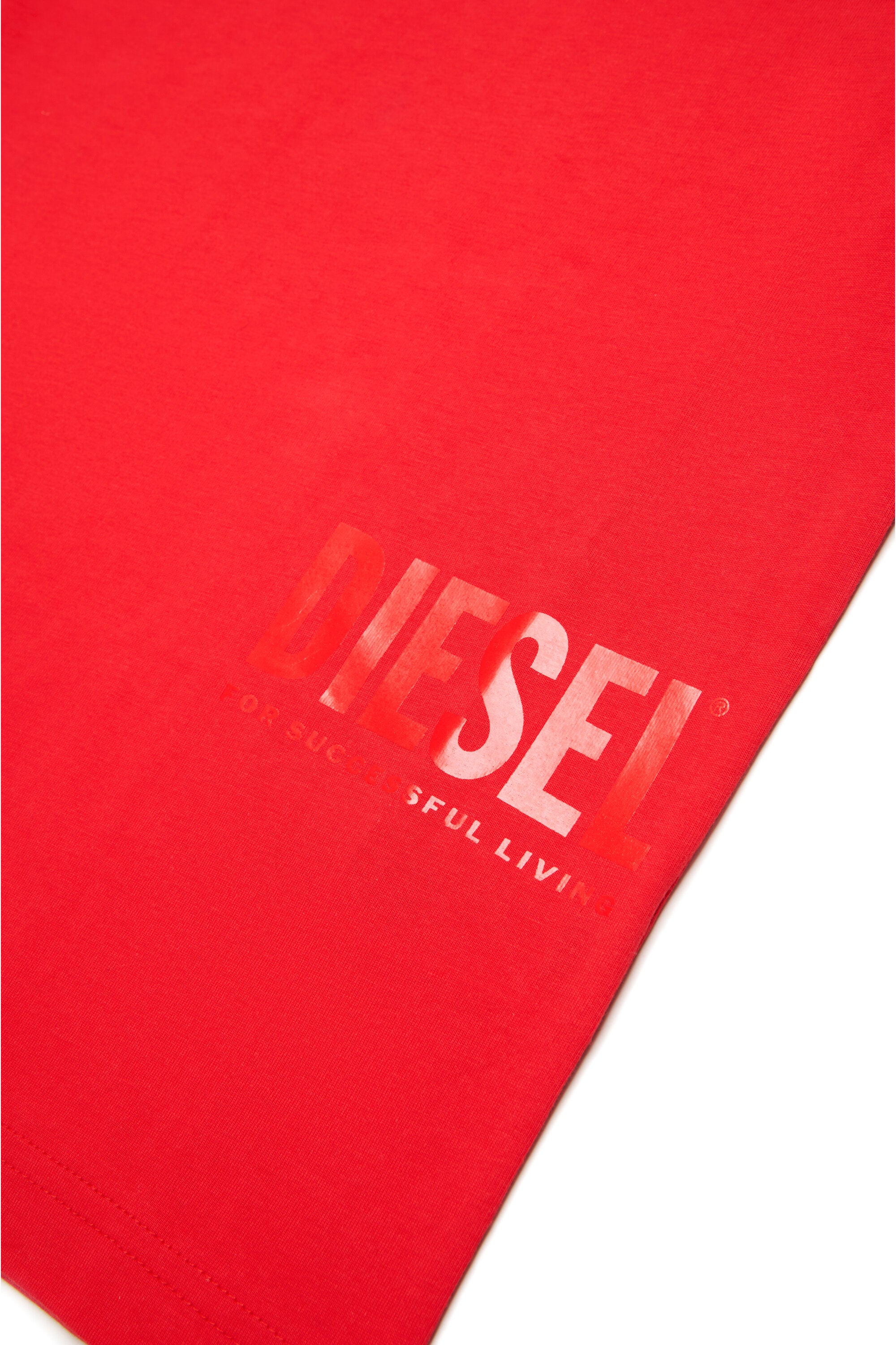 サイドロゴ入りブランドTシャツ