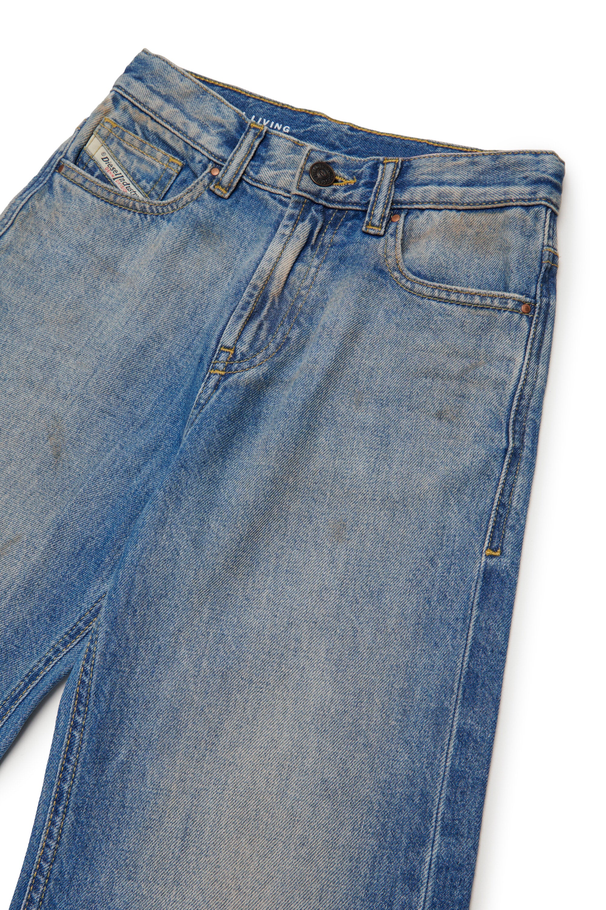 Relaxed fit jeans in light blue wash - D-Argjx