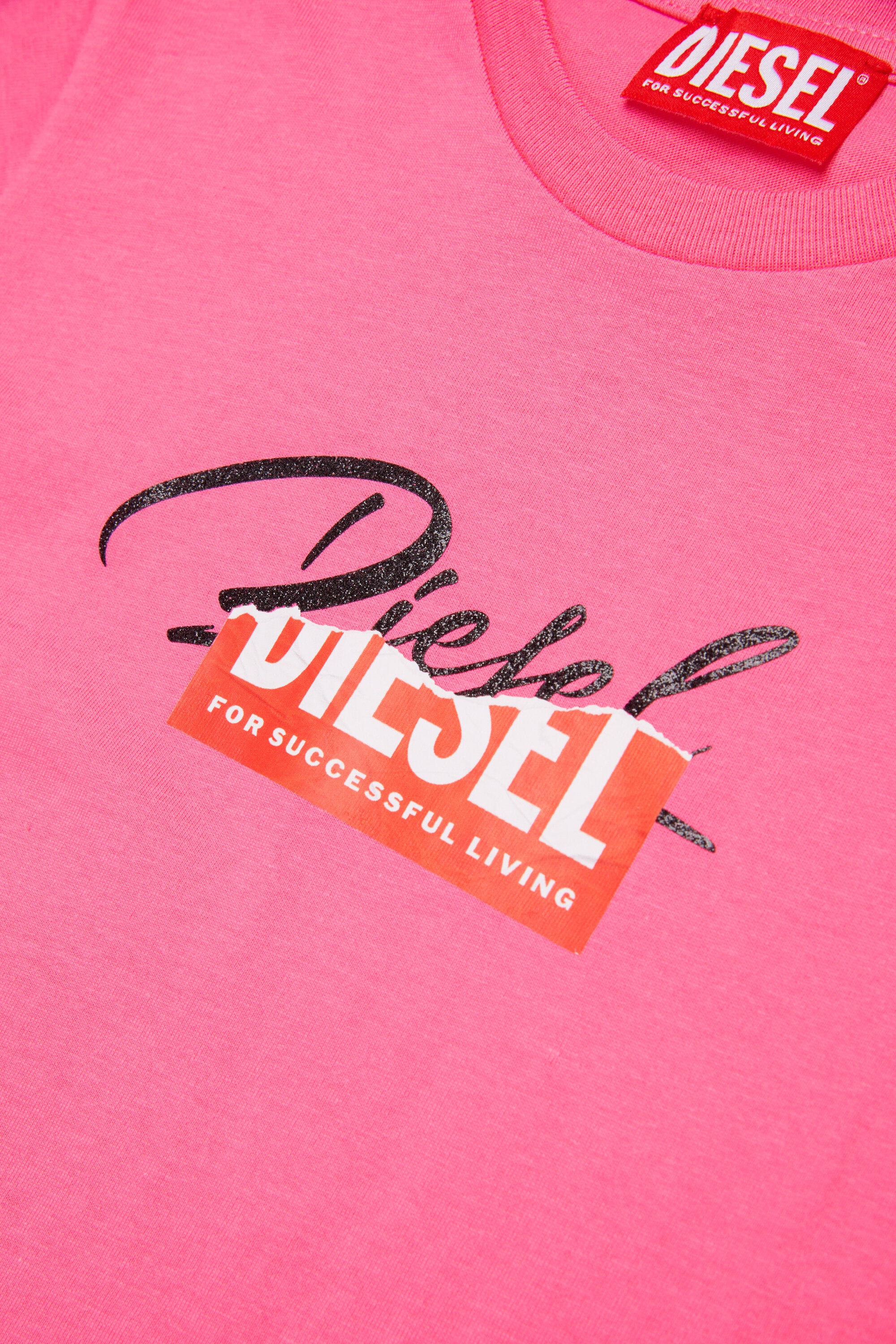 ロゴがプリントされたジャージーTシャツ