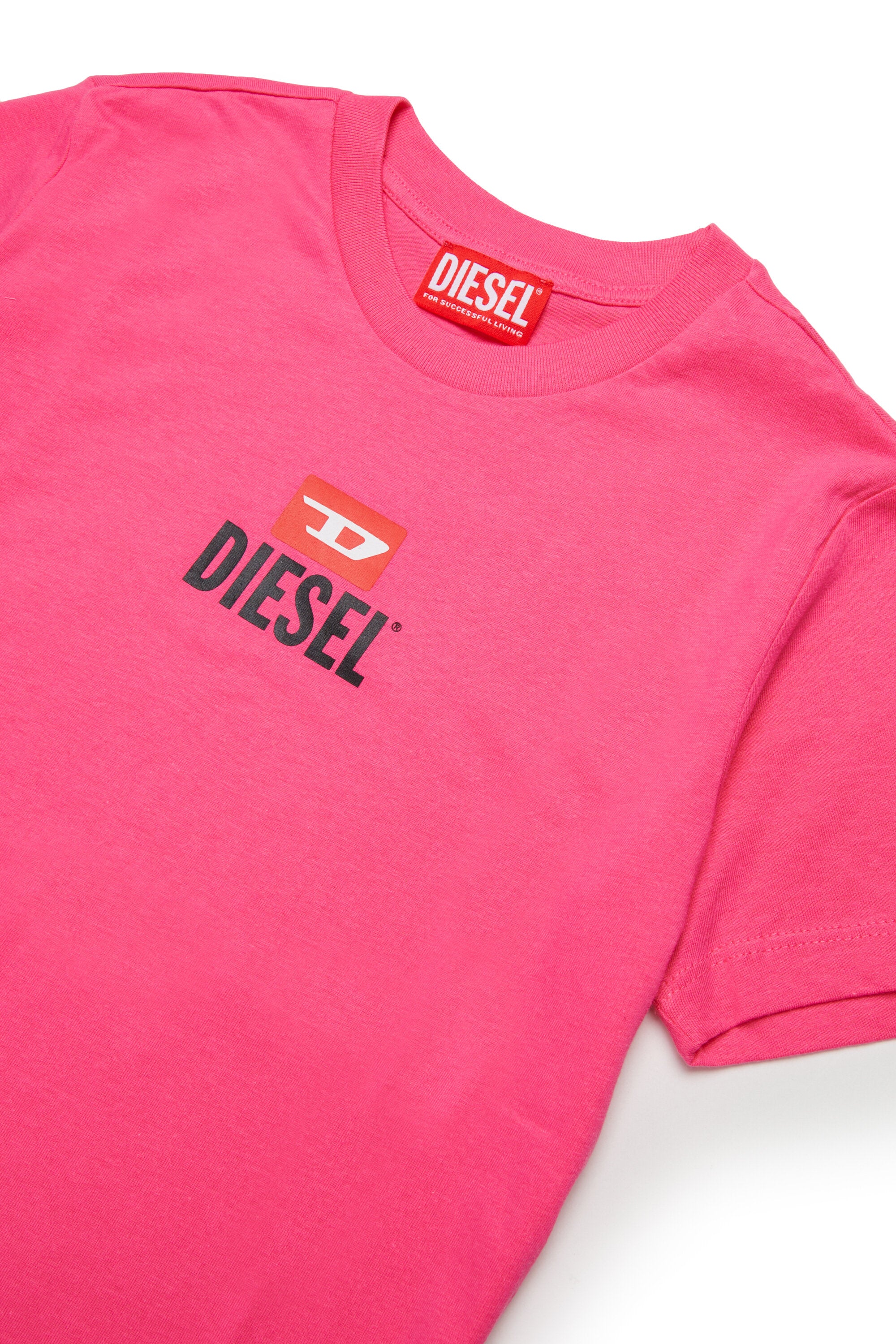 ロゴ入りTシャツ