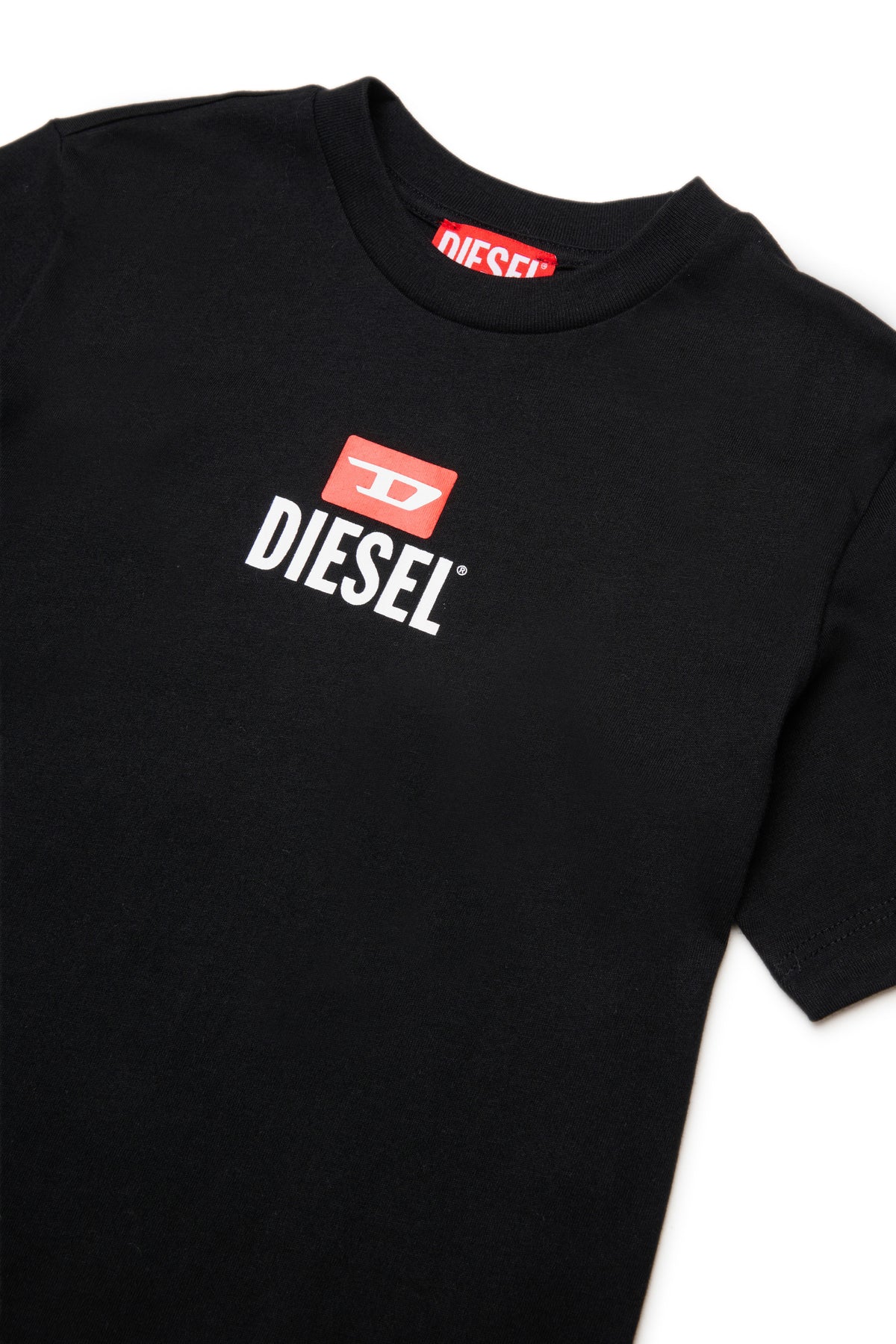ロゴ入りTシャツ