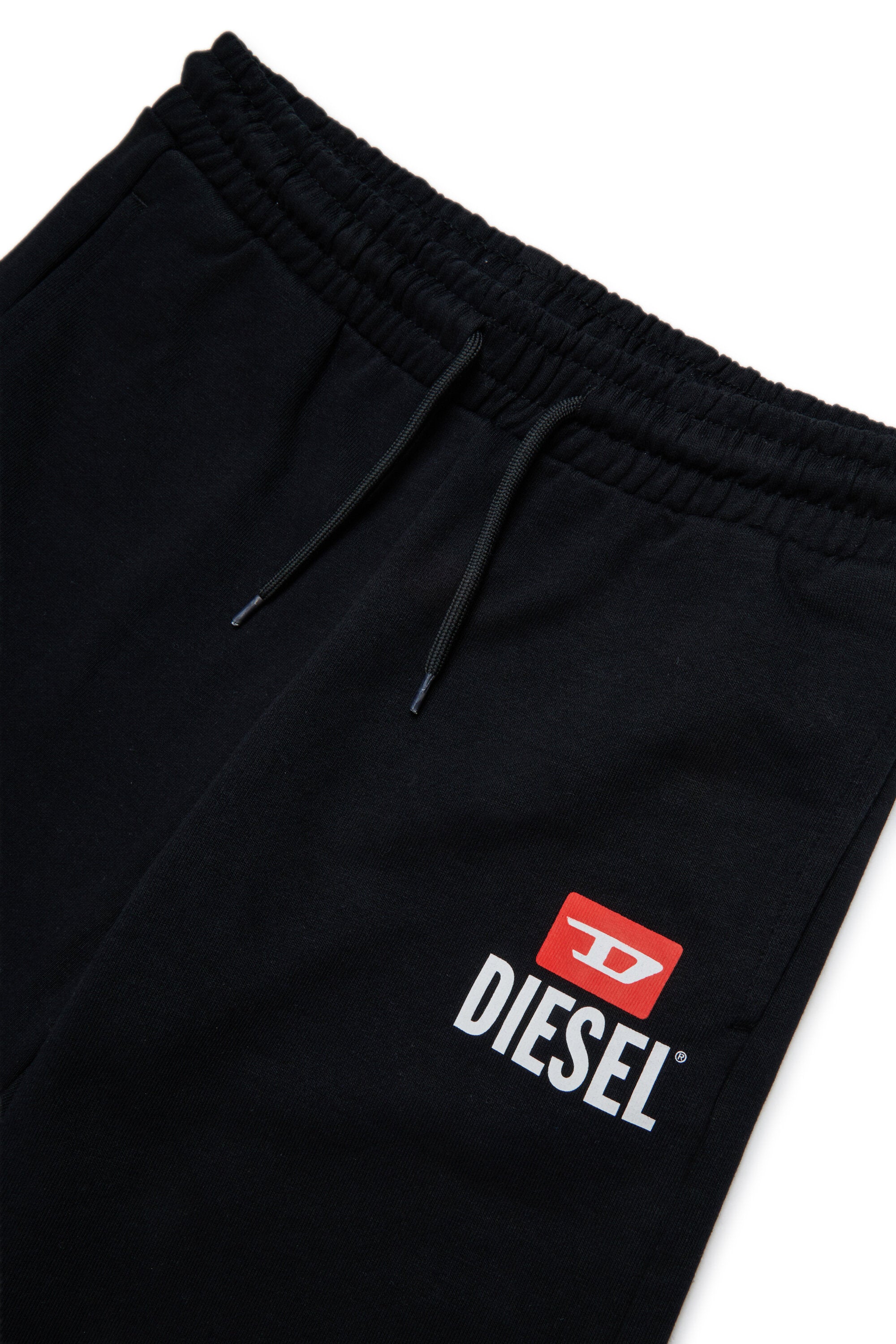 ロゴ入りトラックスーツ
