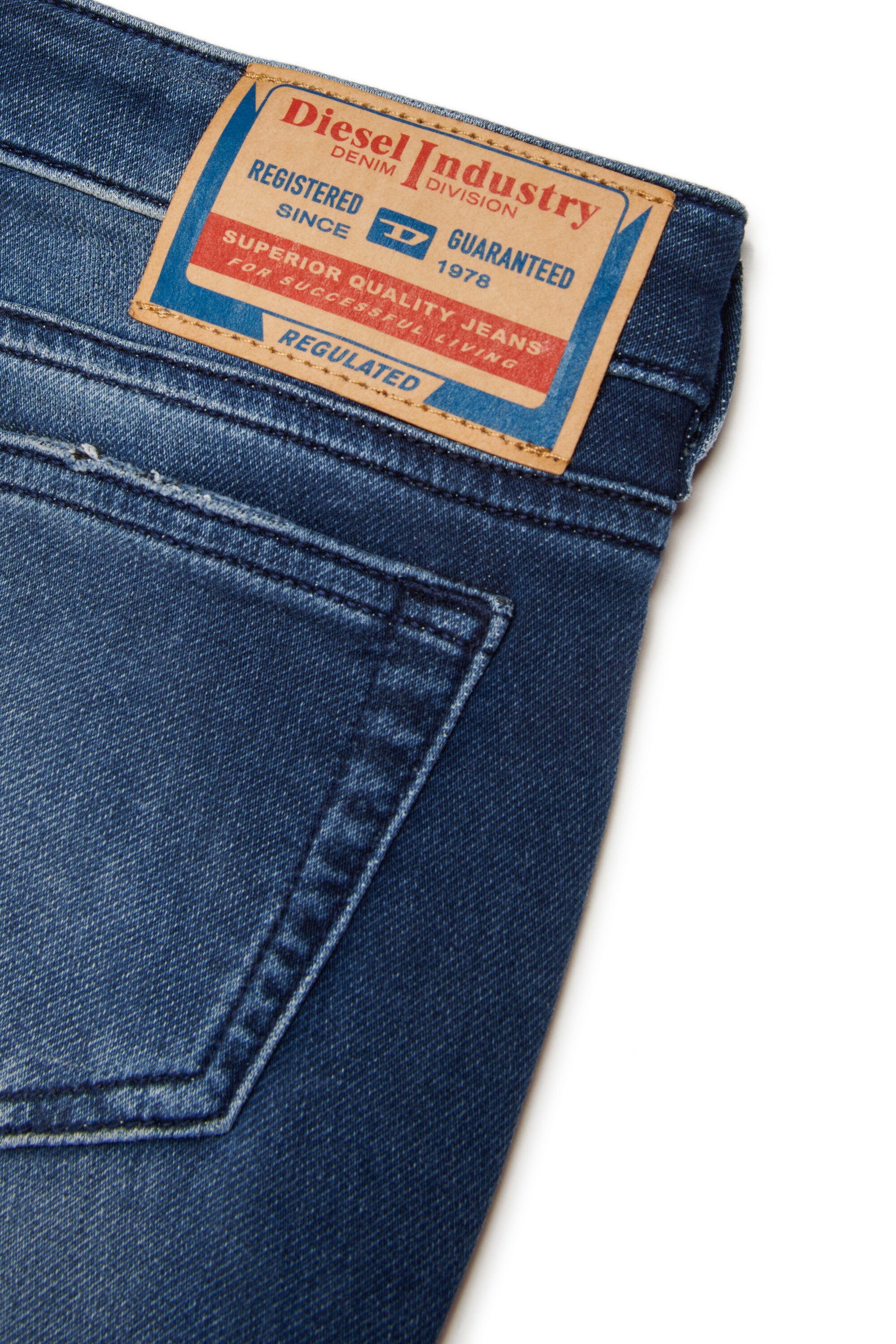 ミディアムブルーのJoggJeans®ブーツカット
