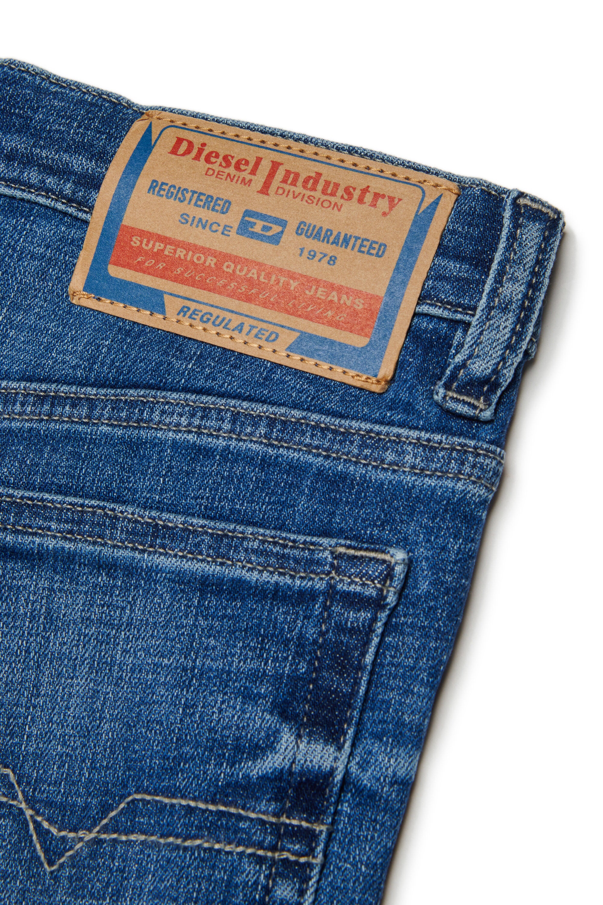 ミディアムブルーウォッシュ リラックスフィットジーンズ - D-Maki