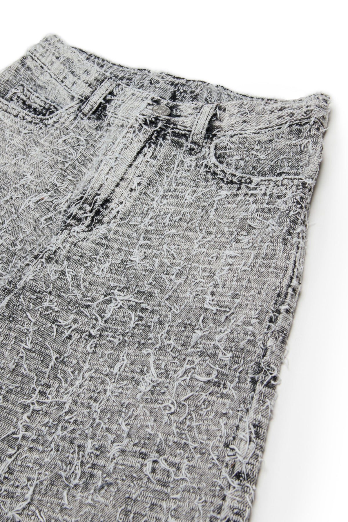 Lived-in effect denim shorts