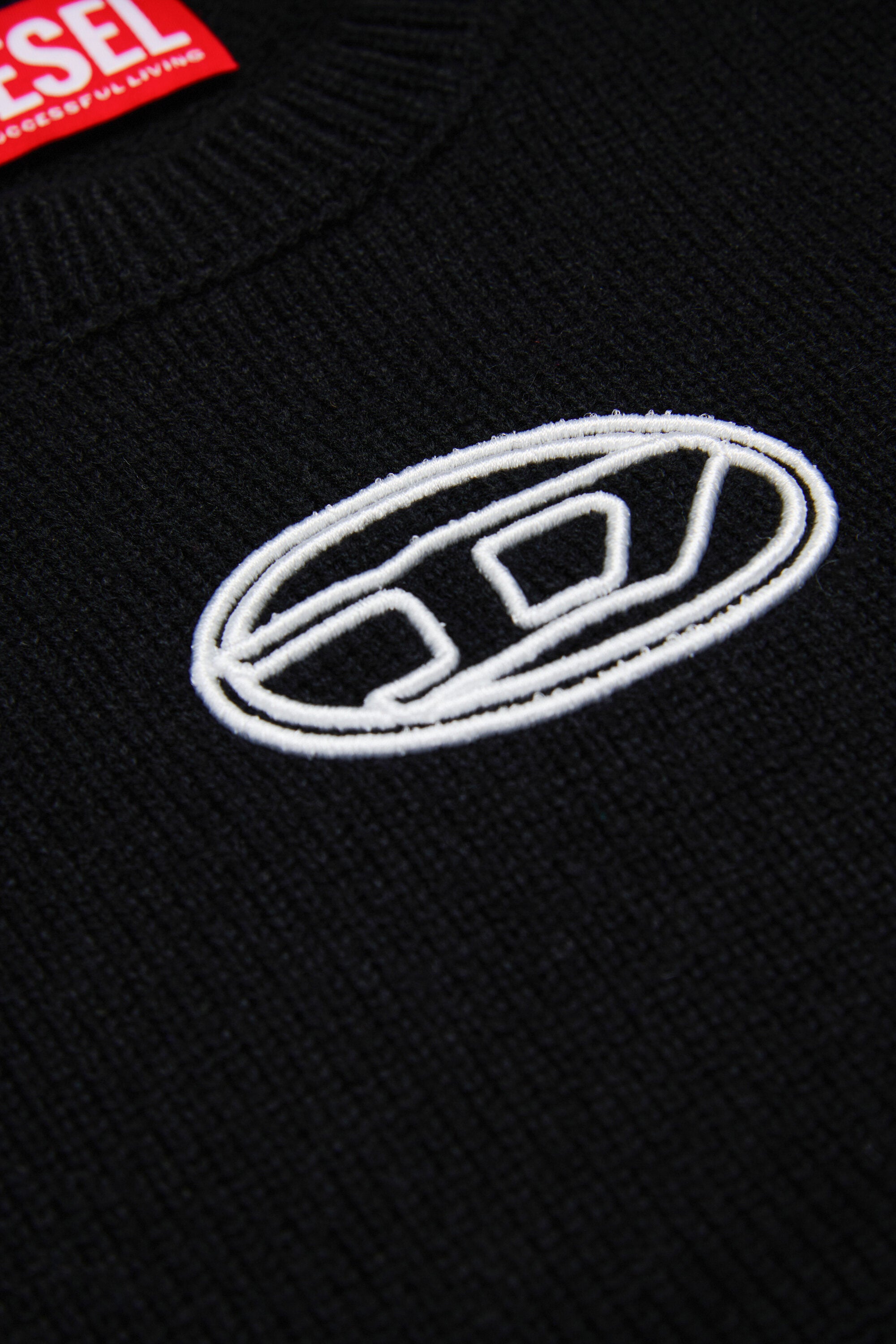 Cashmere blend vest branded with Oval D logo