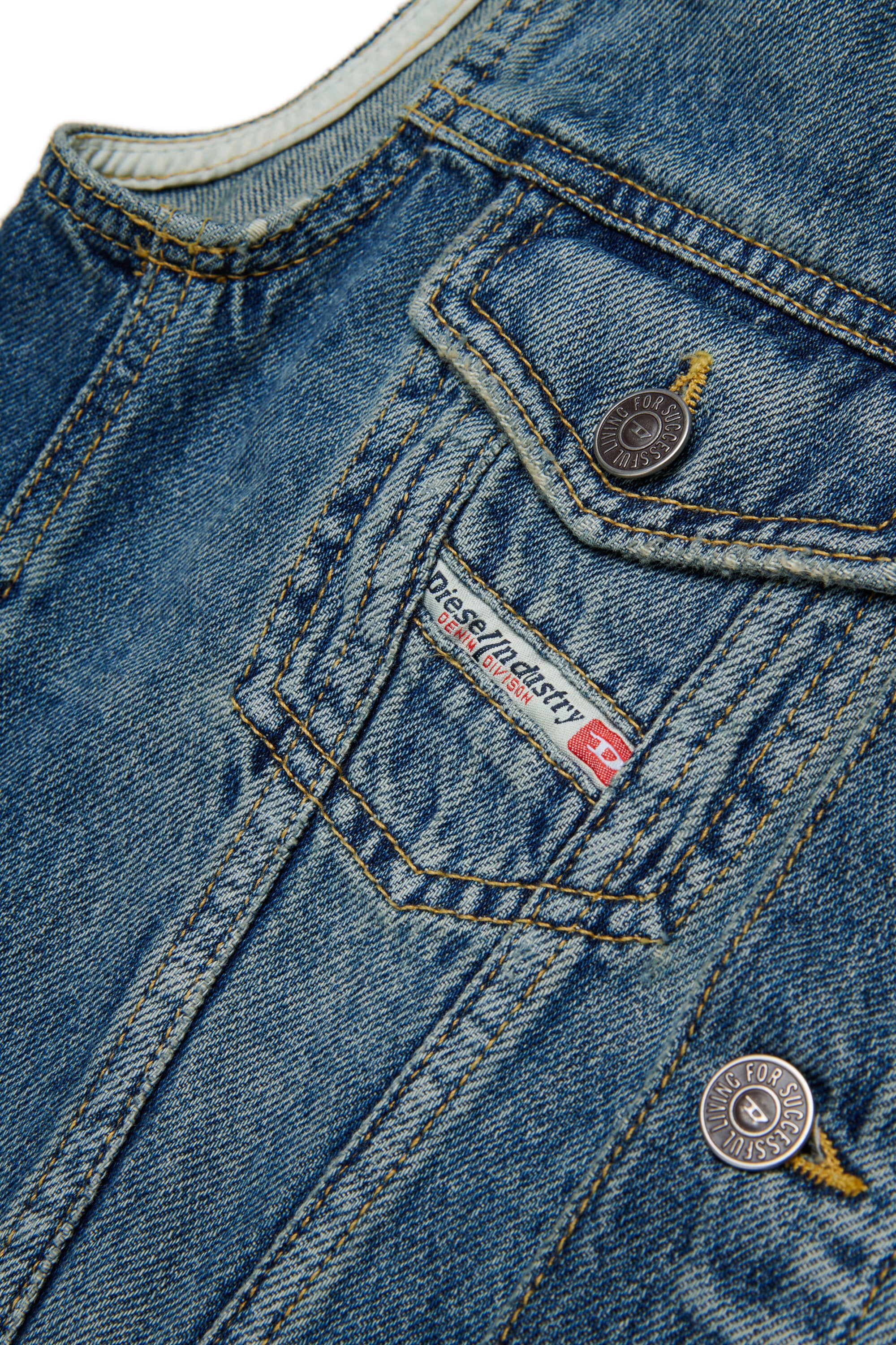 ロゴプリント入りデニムジレ