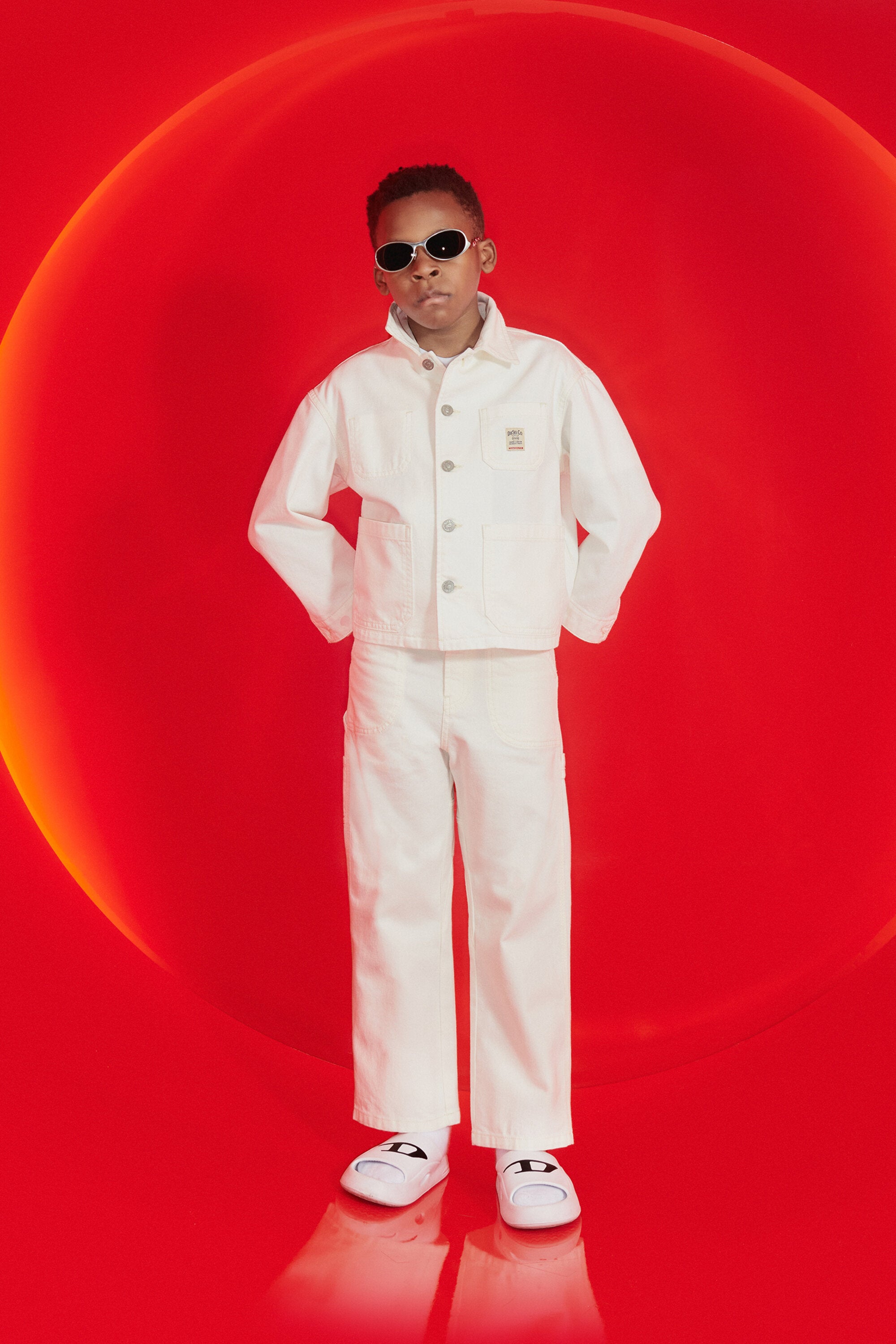 ロゴ入りデニムジャケット