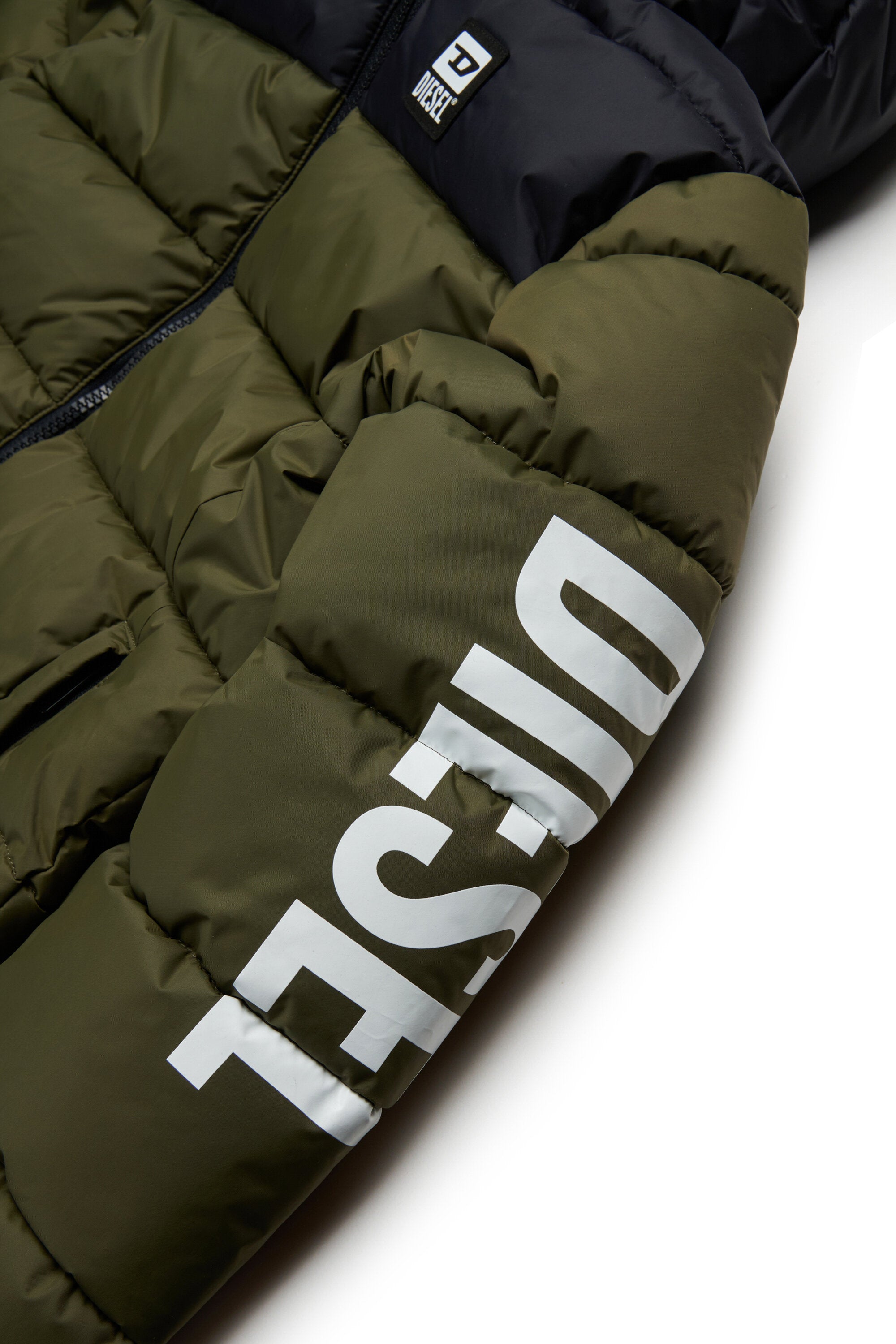Padded jacket with logo