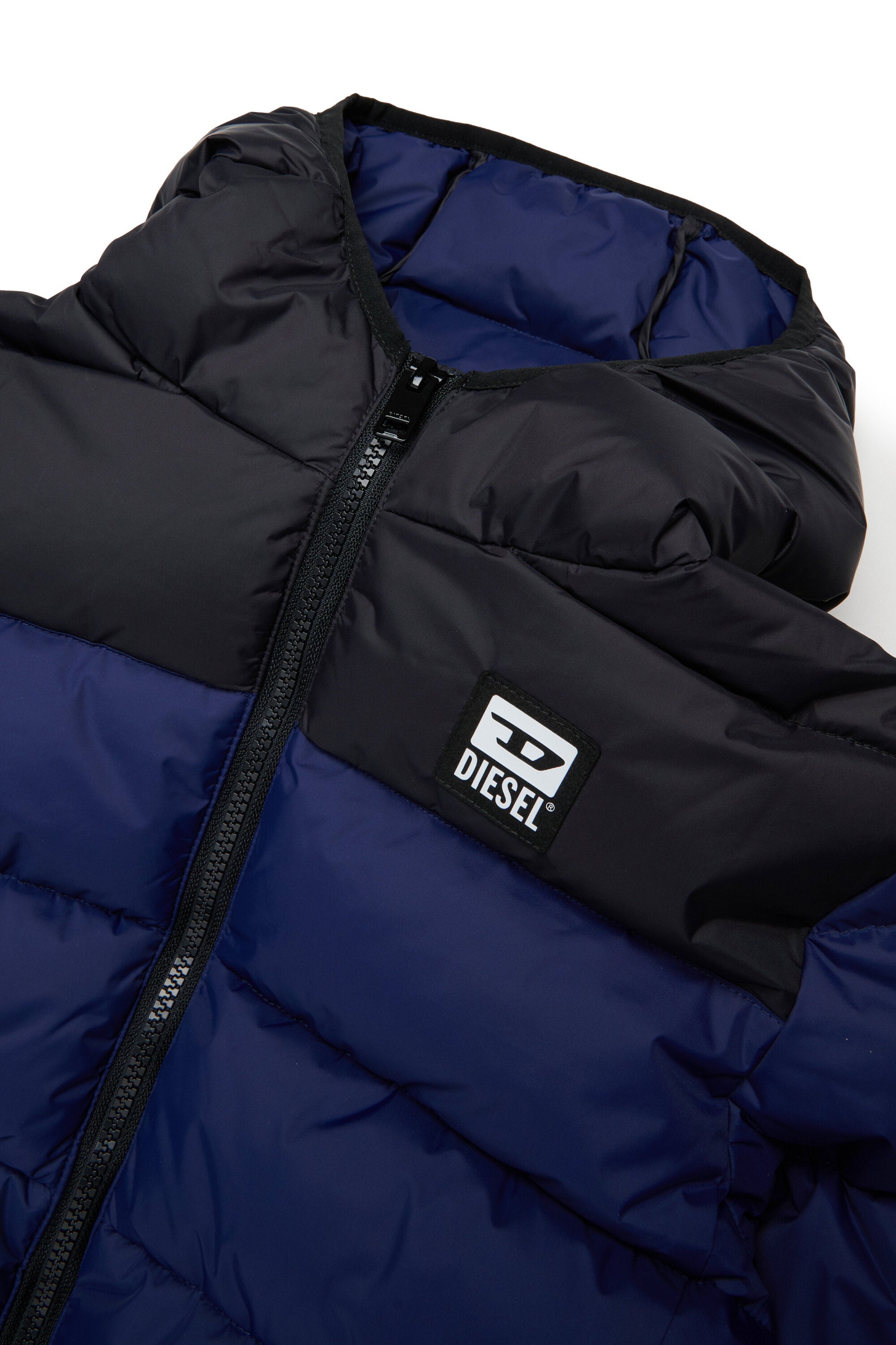 Padded jacket with logo