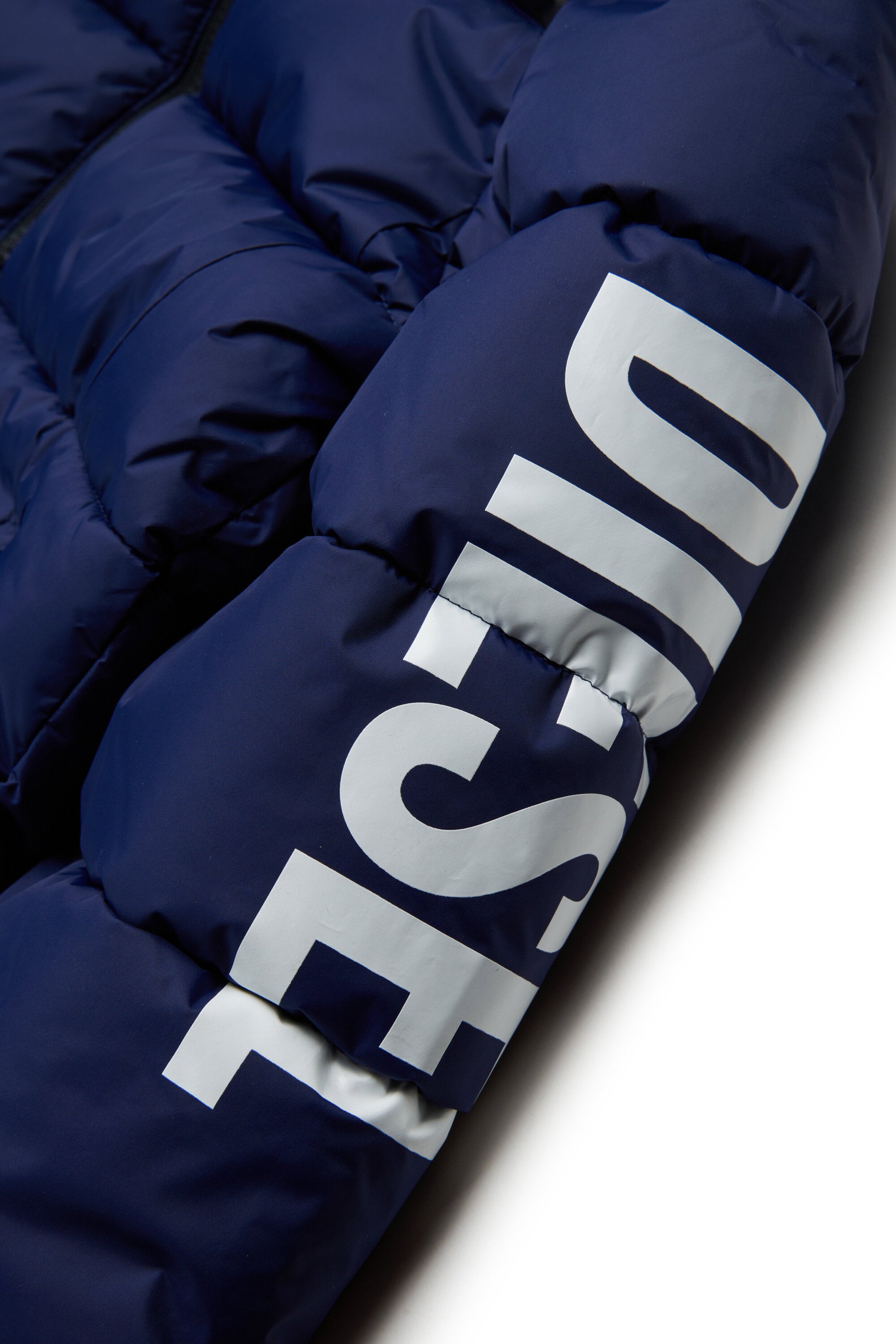 ロゴ入り中綿ジャケット