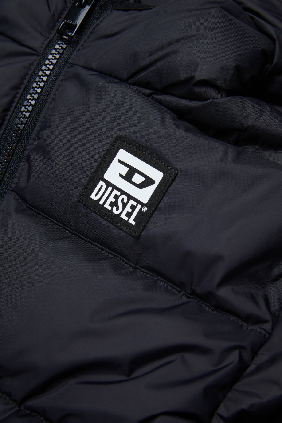 Padded jacket with logo