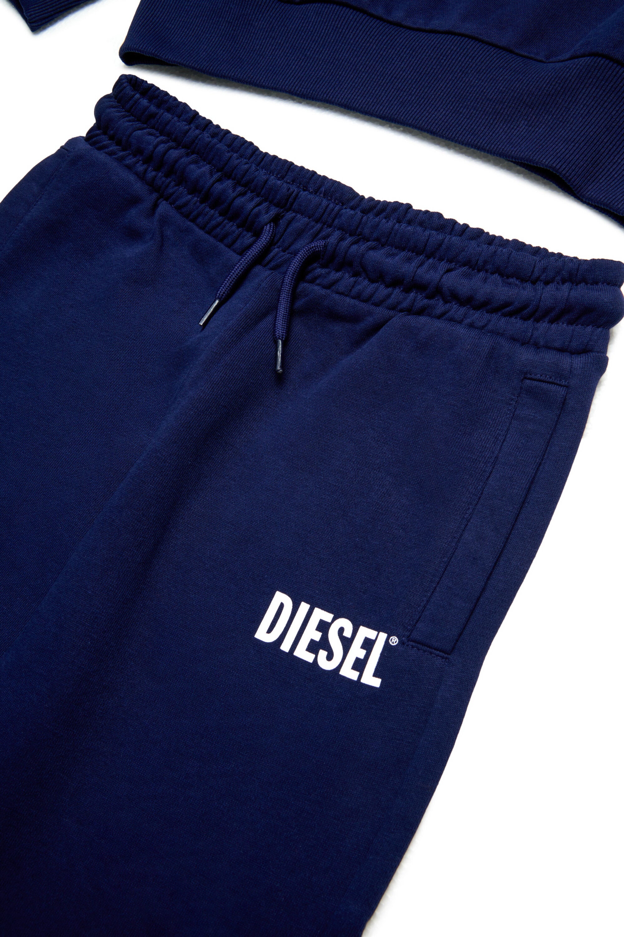 Dieselロゴ入りトラックスーツ