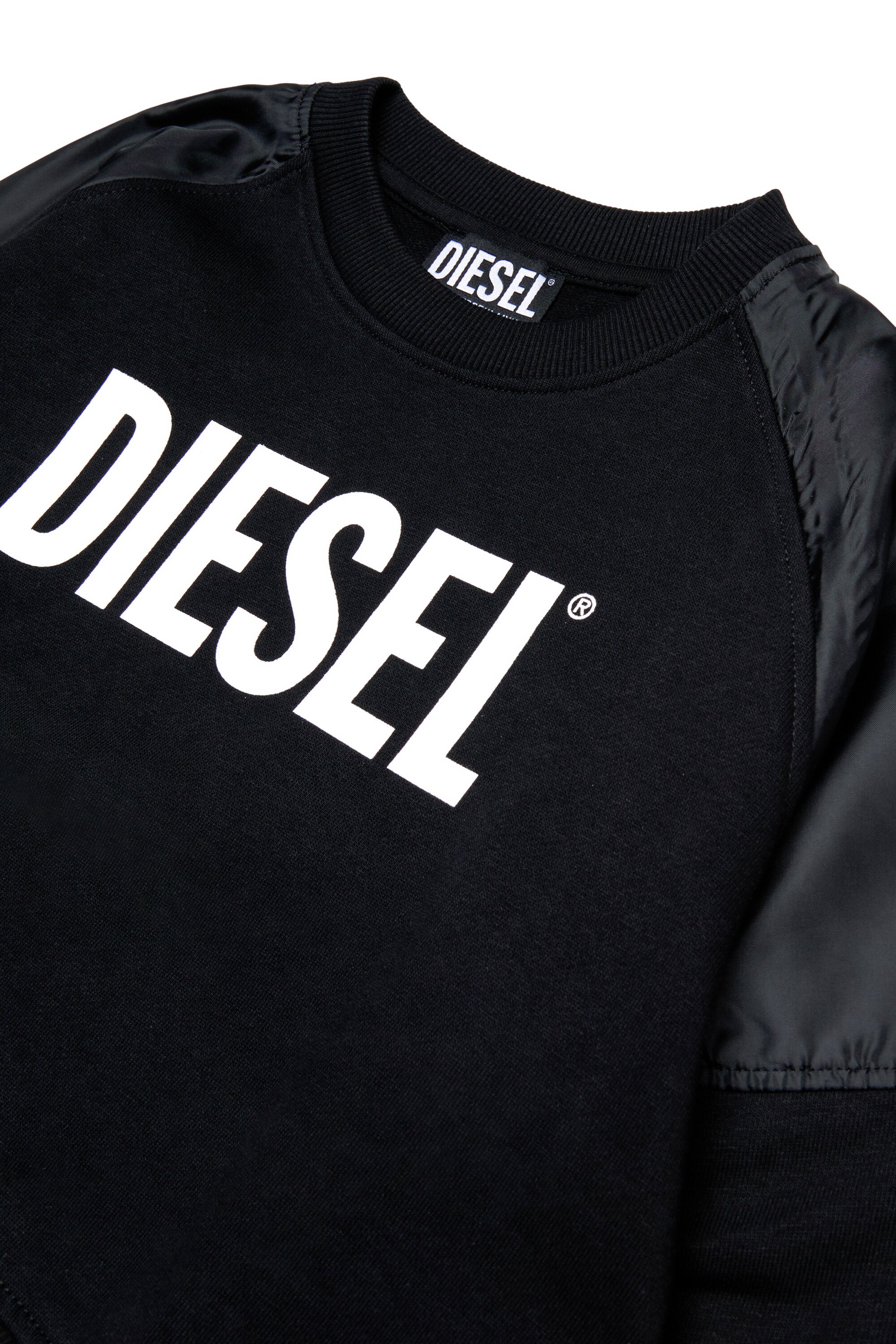 Dieselロゴ入りトラックスーツ