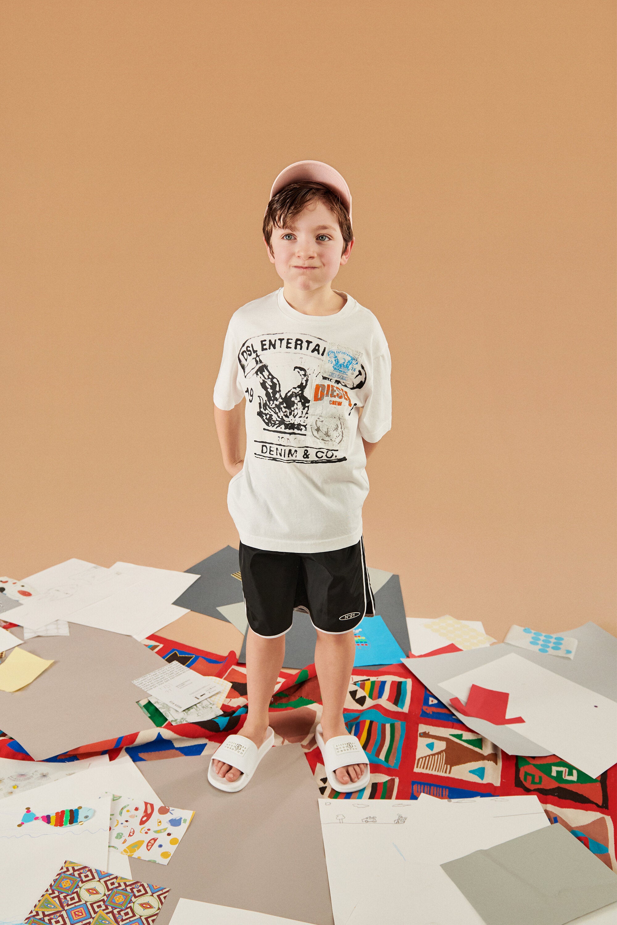 ロゴプリントTシャツ