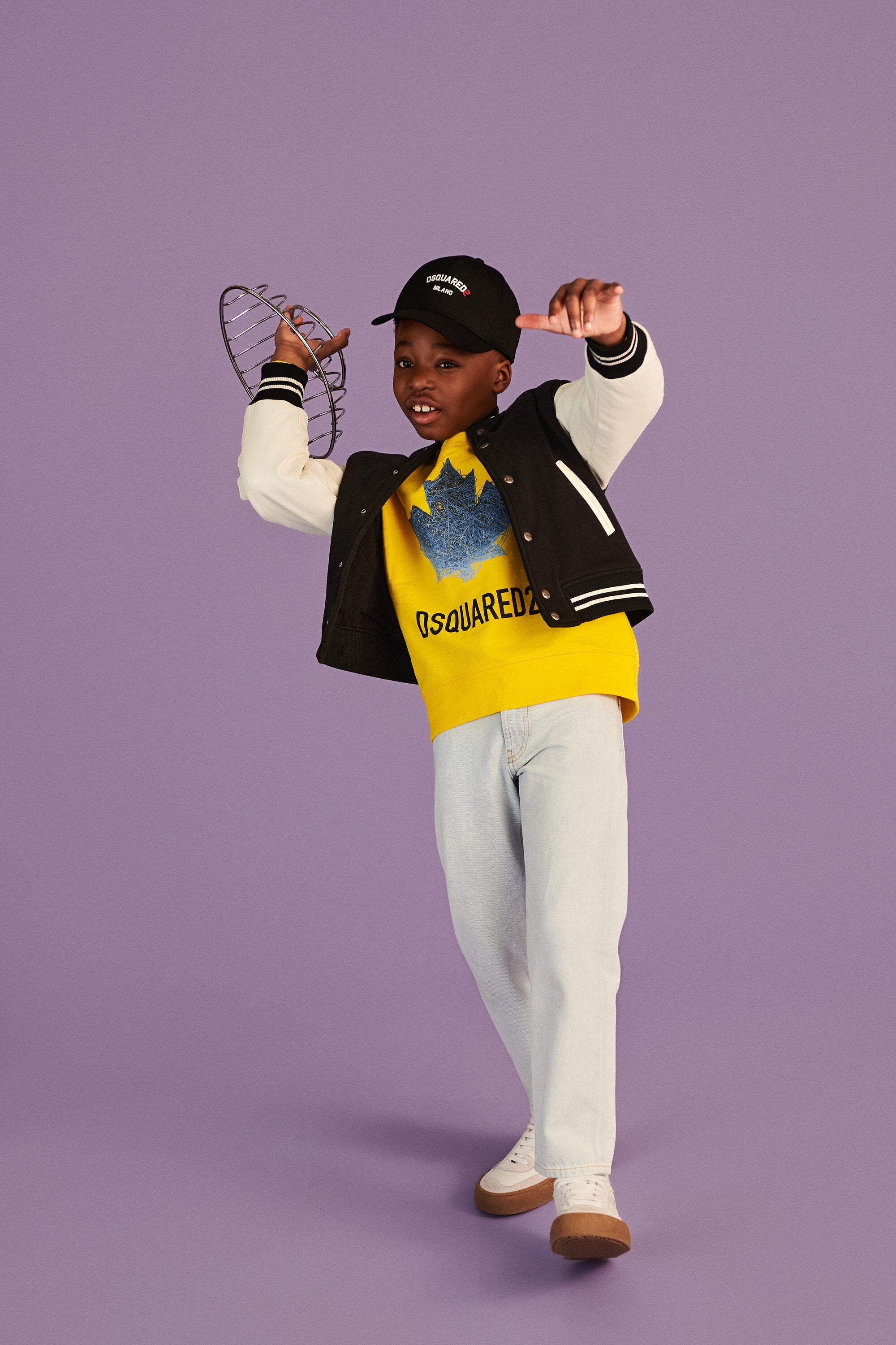 ロゴプリント入りボンバージャケット