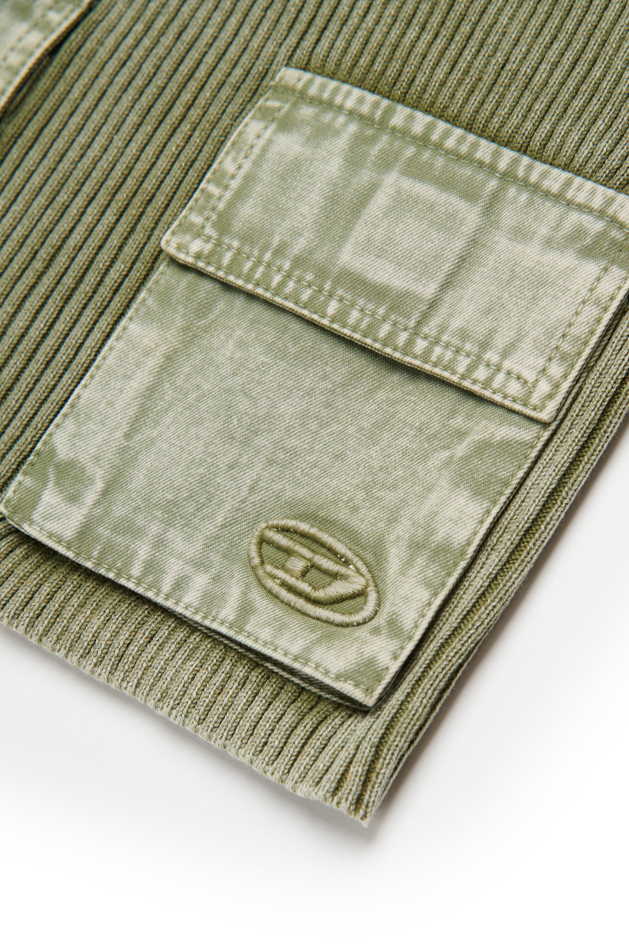 Ribbed knit top with pockets