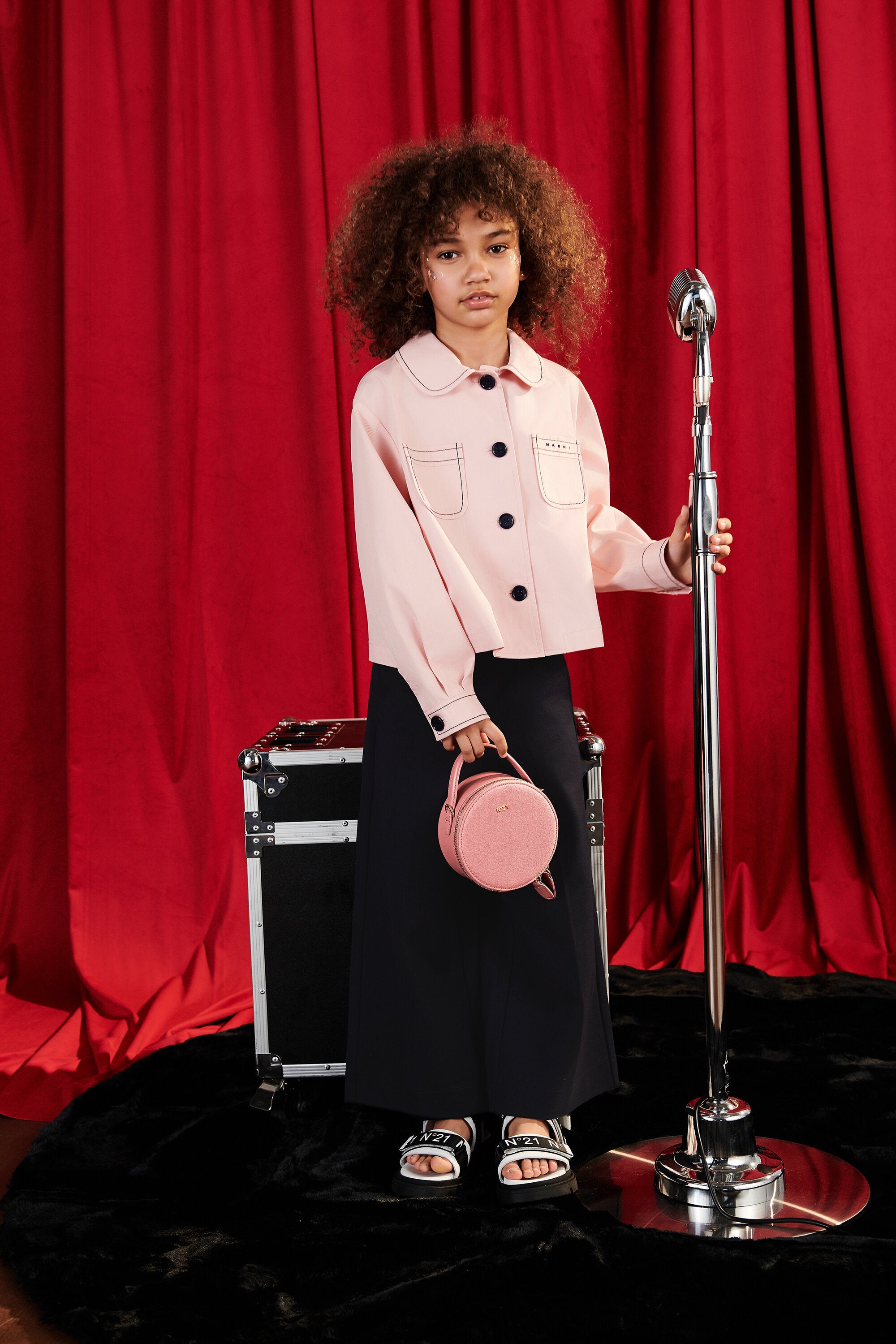 オーバルDロゴ入りフォーマルパンツ