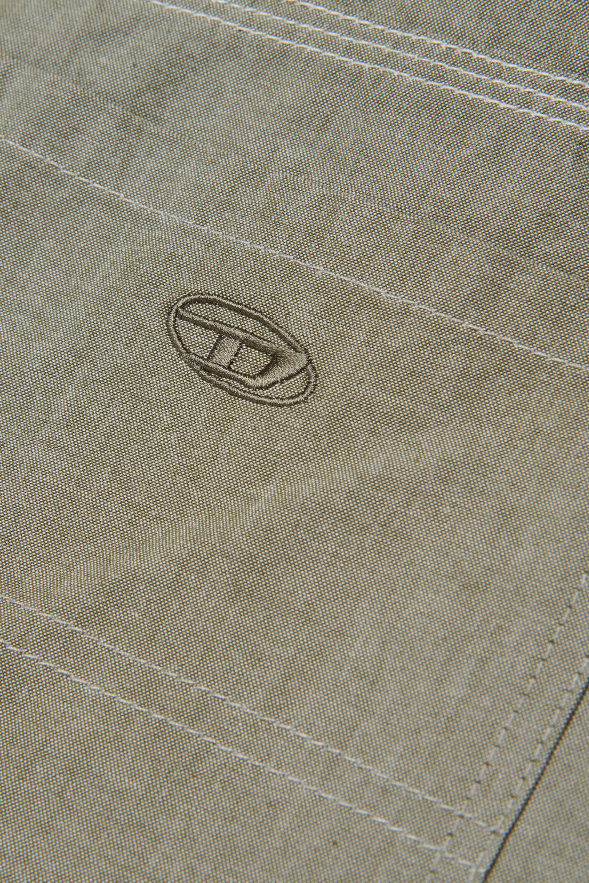 ロゴ入りカーゴショーツ