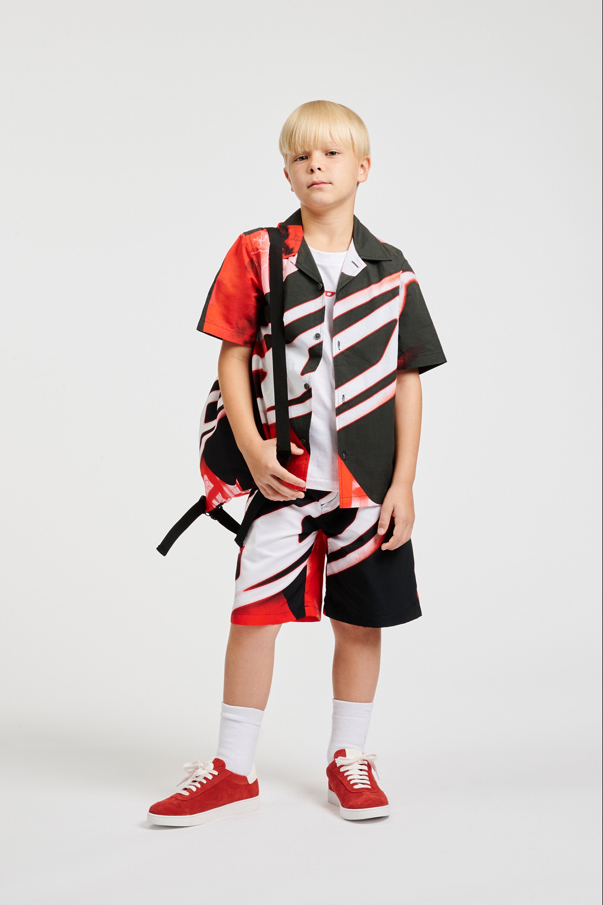 ロゴ入り半袖シャツ