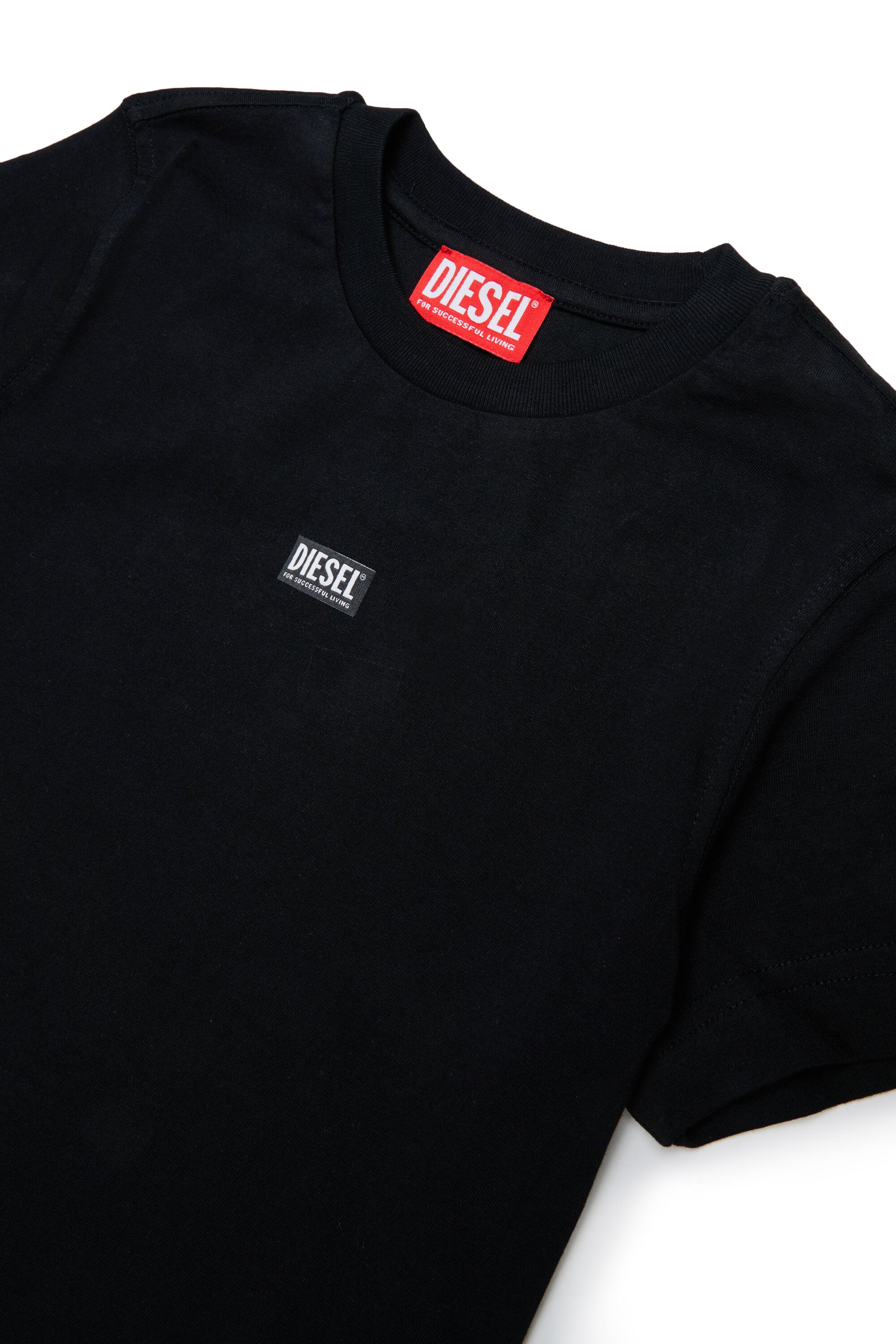 ロゴ入りTシャツ