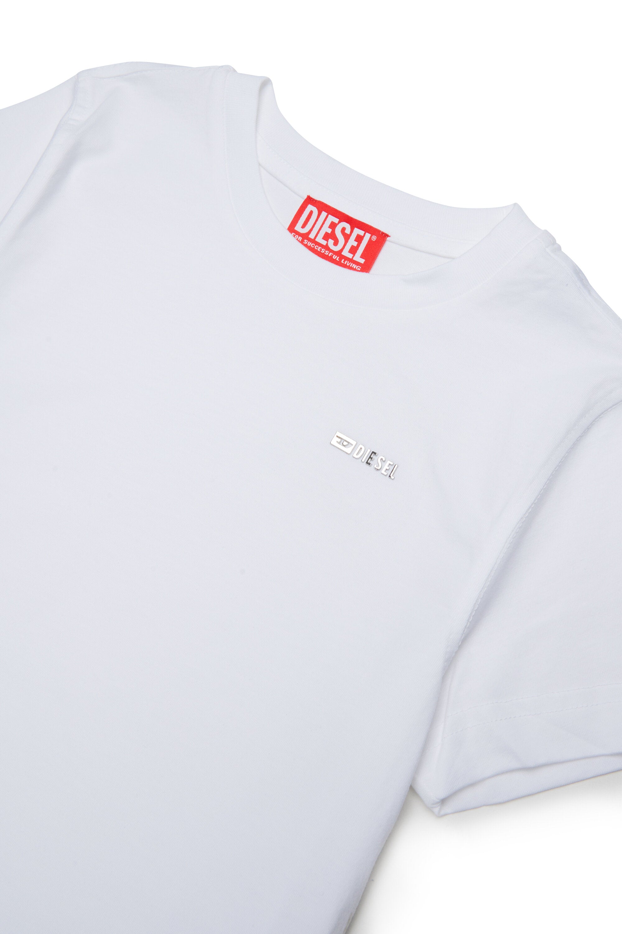 ロゴ入りTシャツ