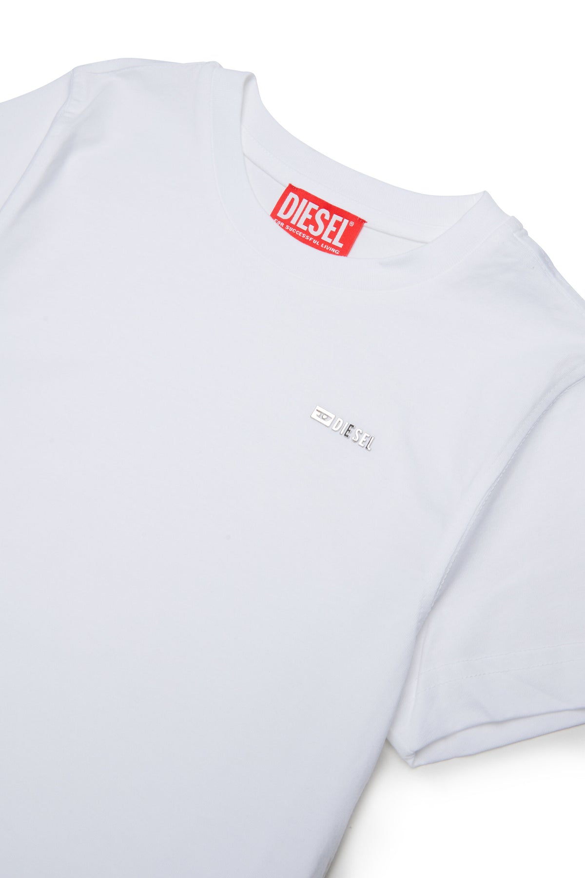 ロゴ入りTシャツ