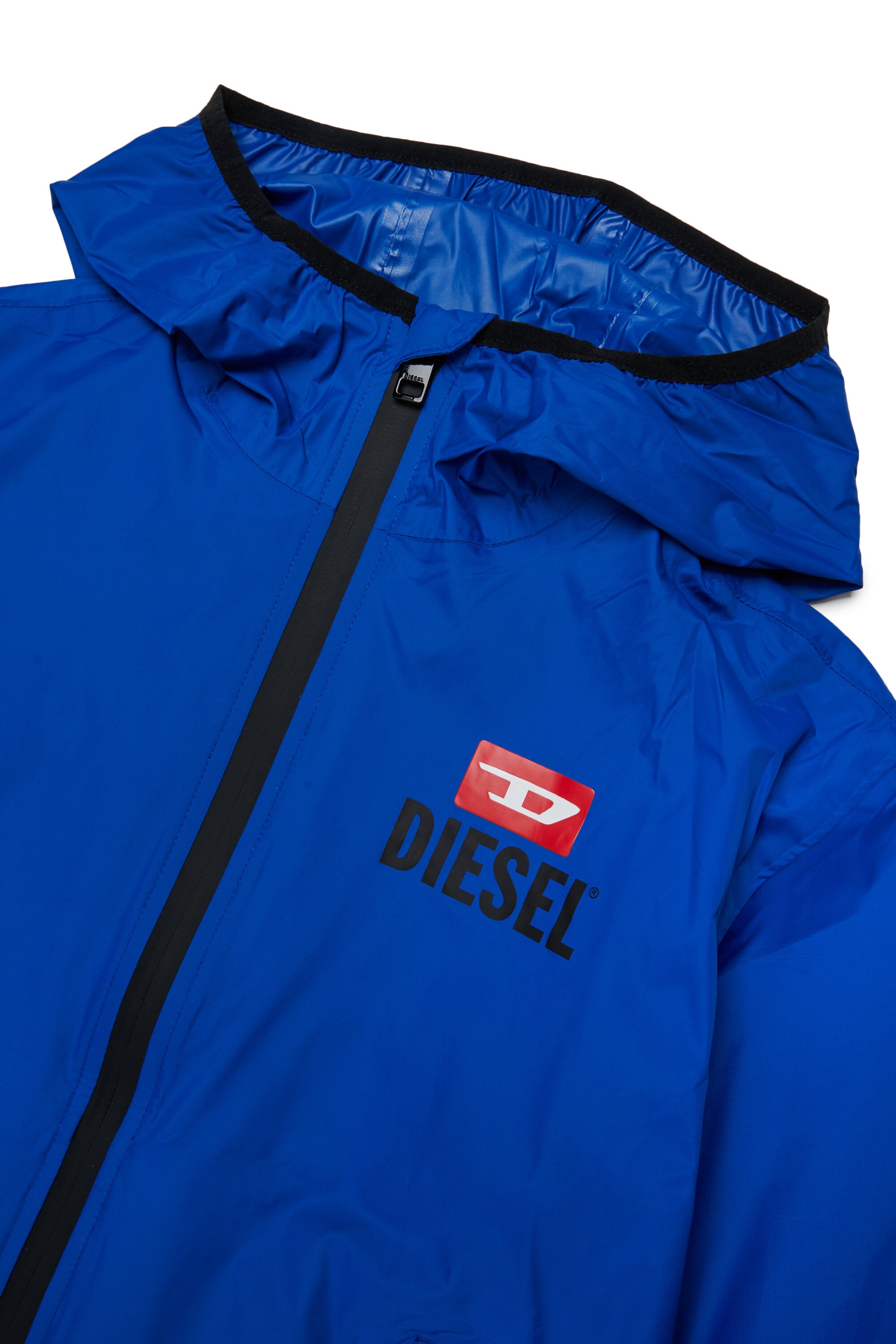 ロゴ入りウィンドブレーカー