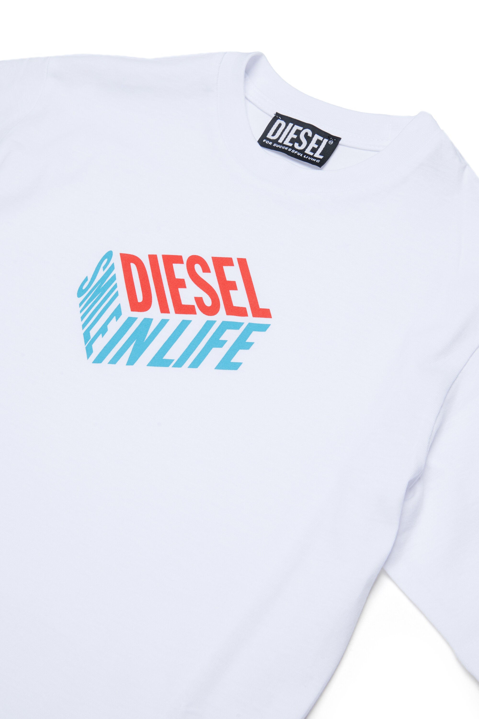 ロゴ入りTシャツ