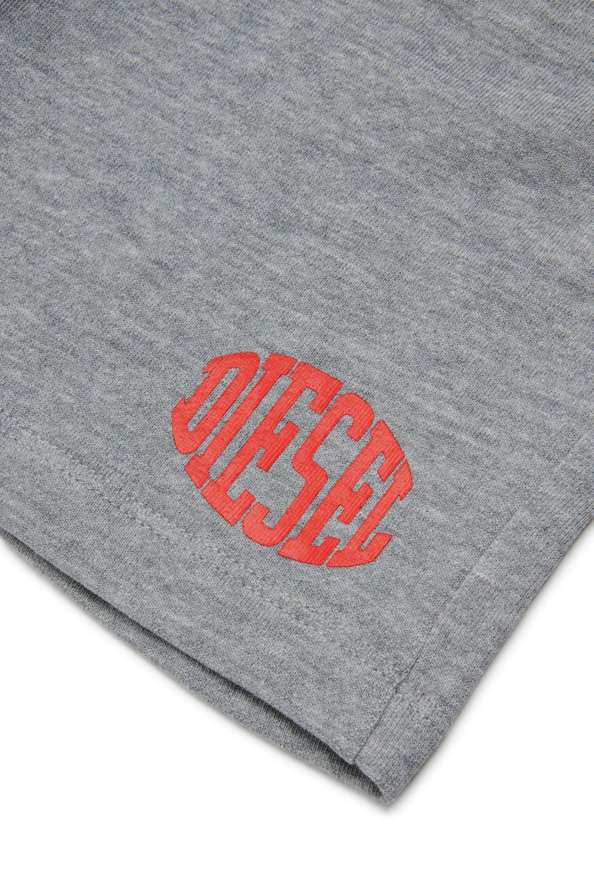 ロゴ付きスウェットショーツ